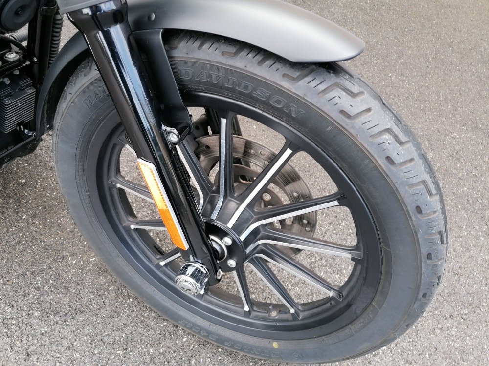 HARLEY-DAVIDSON XL 883 N Sportster Iron-image-9