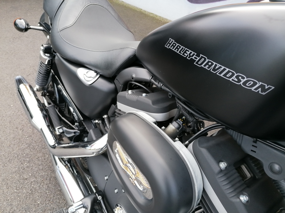 HARLEY-DAVIDSON XL 883 N Sportster Iron-image-11