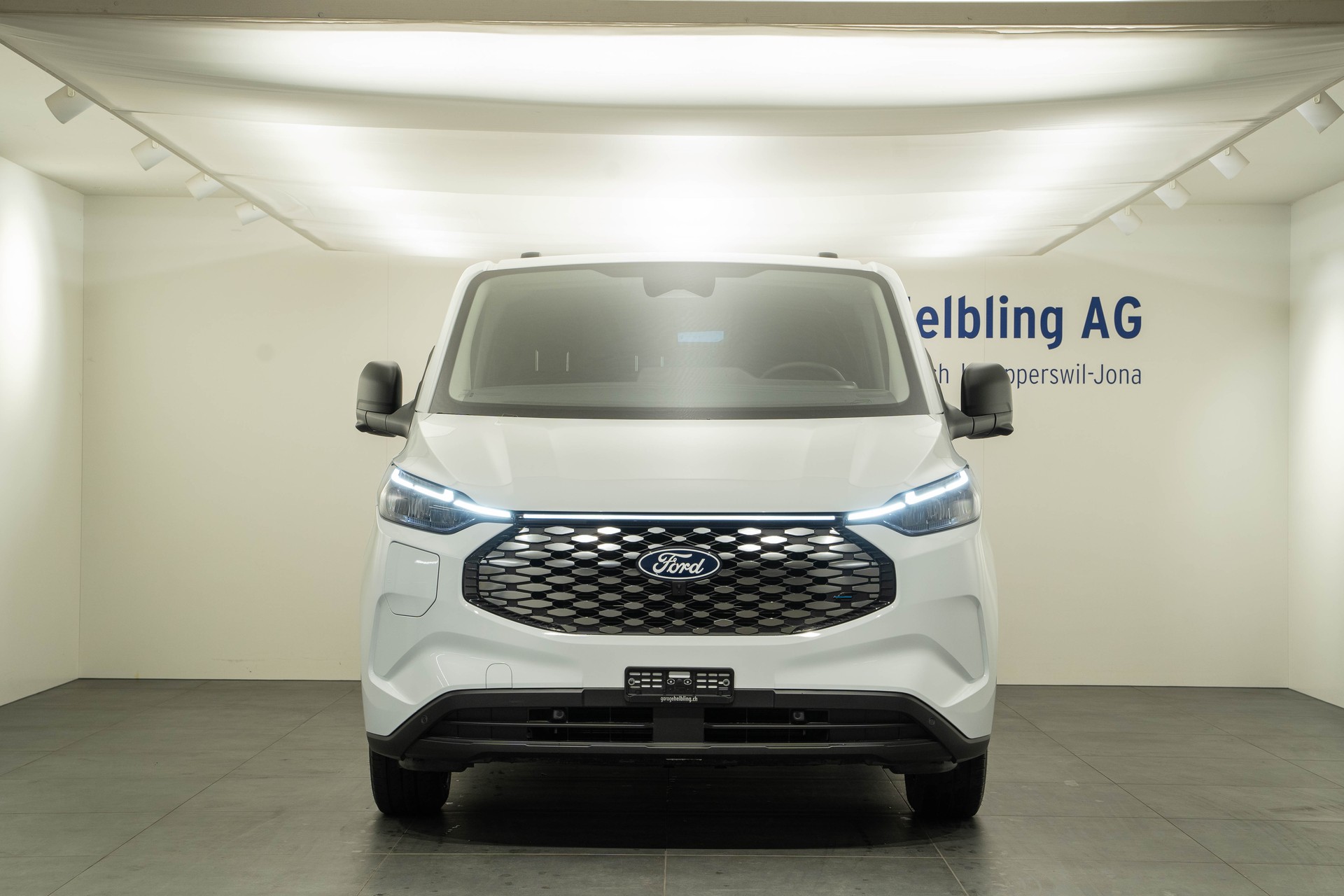FORD E-Transit C Van 320 L1 Trend-showroom-element-1