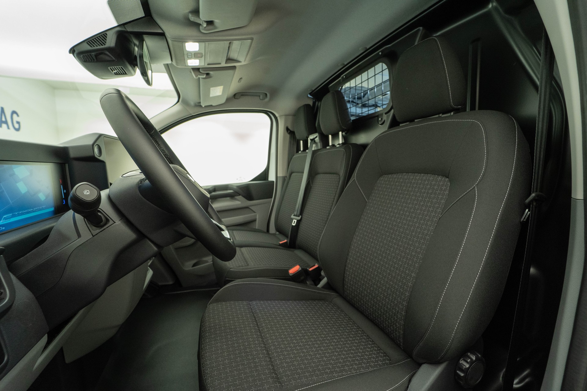 FORD E-Transit C Van 320 L1 Trend-image-7