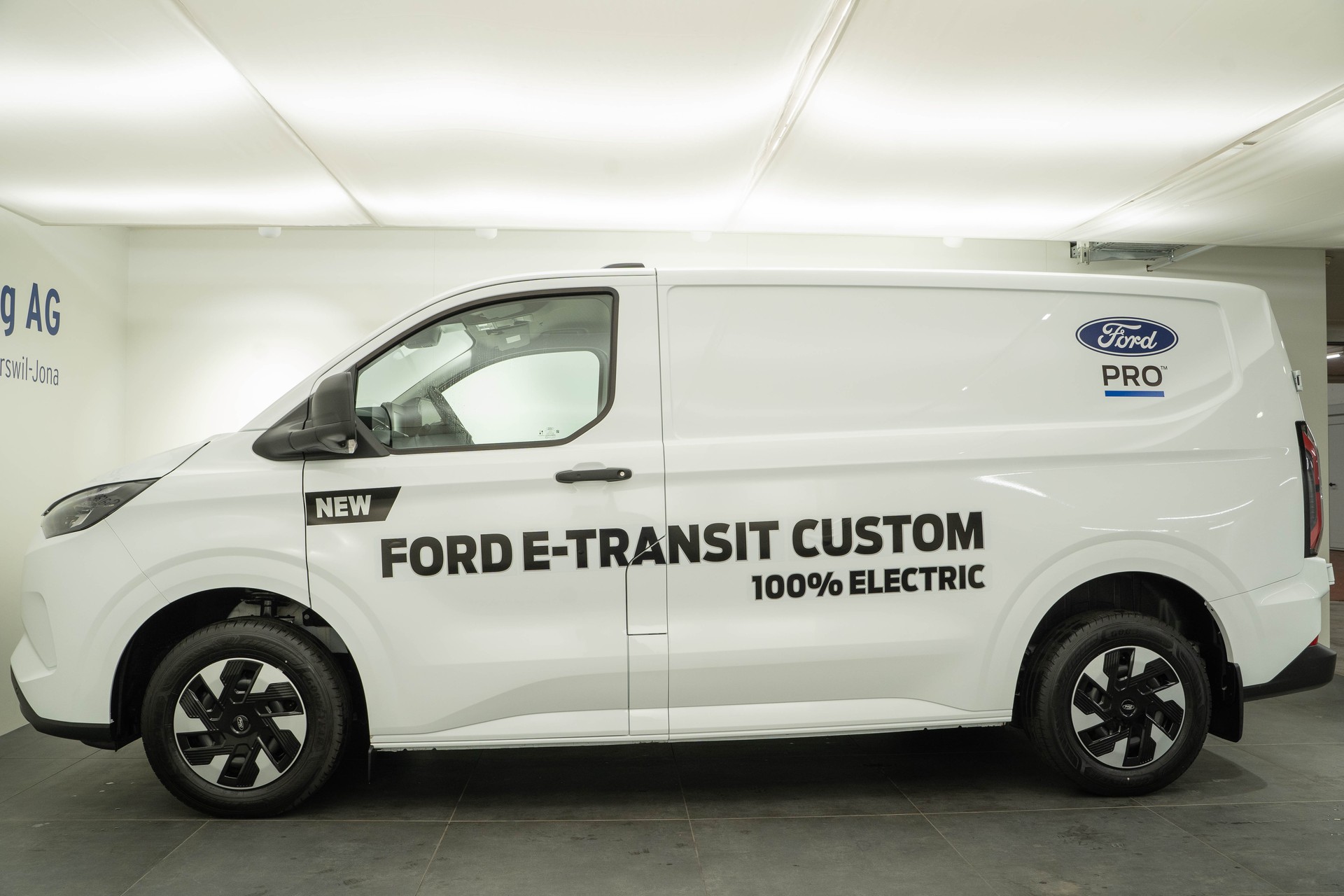 FORD E-Transit C Van 320 L1 Trend-showroom-element-2