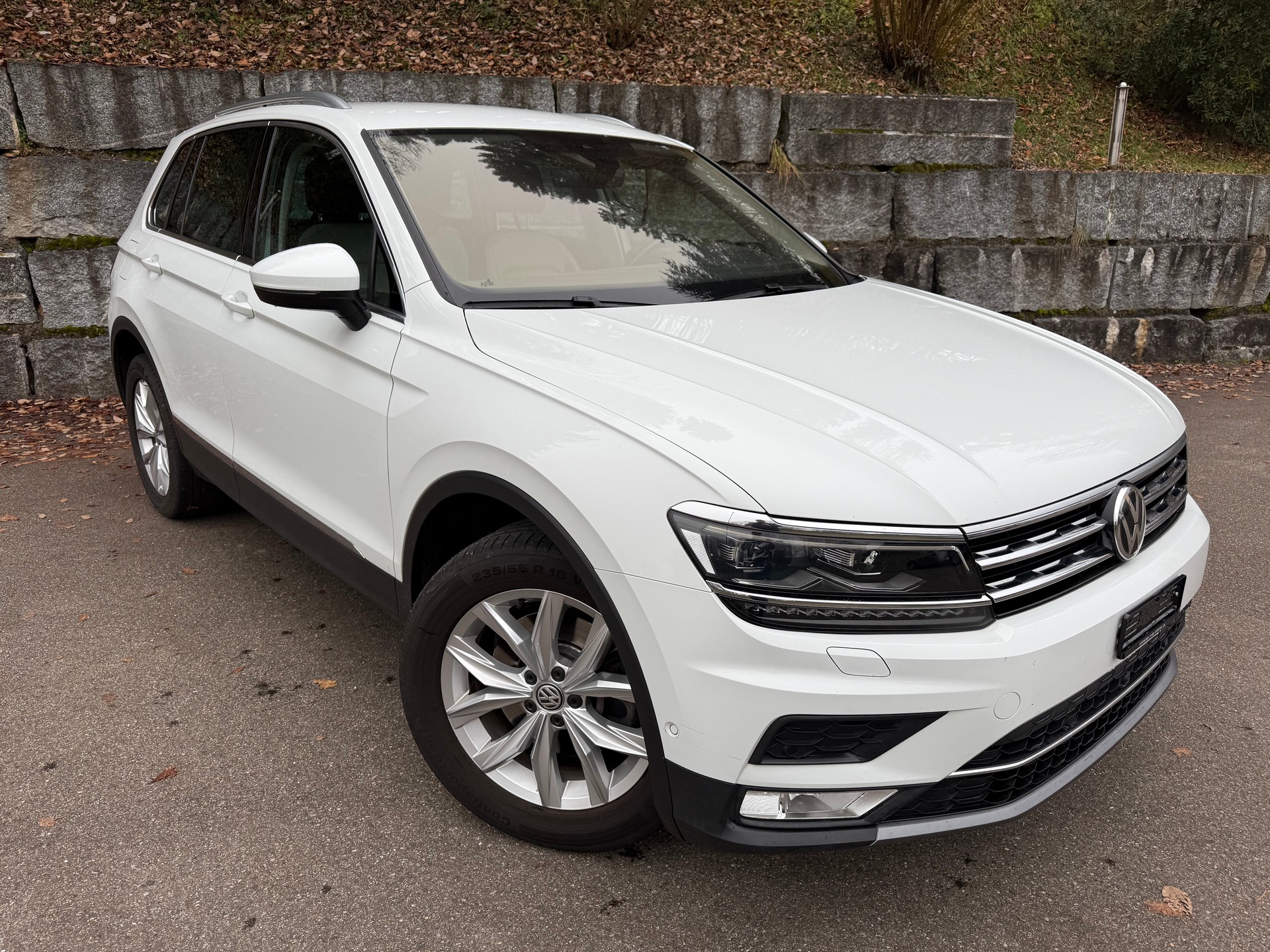 VW Tiguan 2.0 TDI SCR Highline 4Motion DSG-image-1