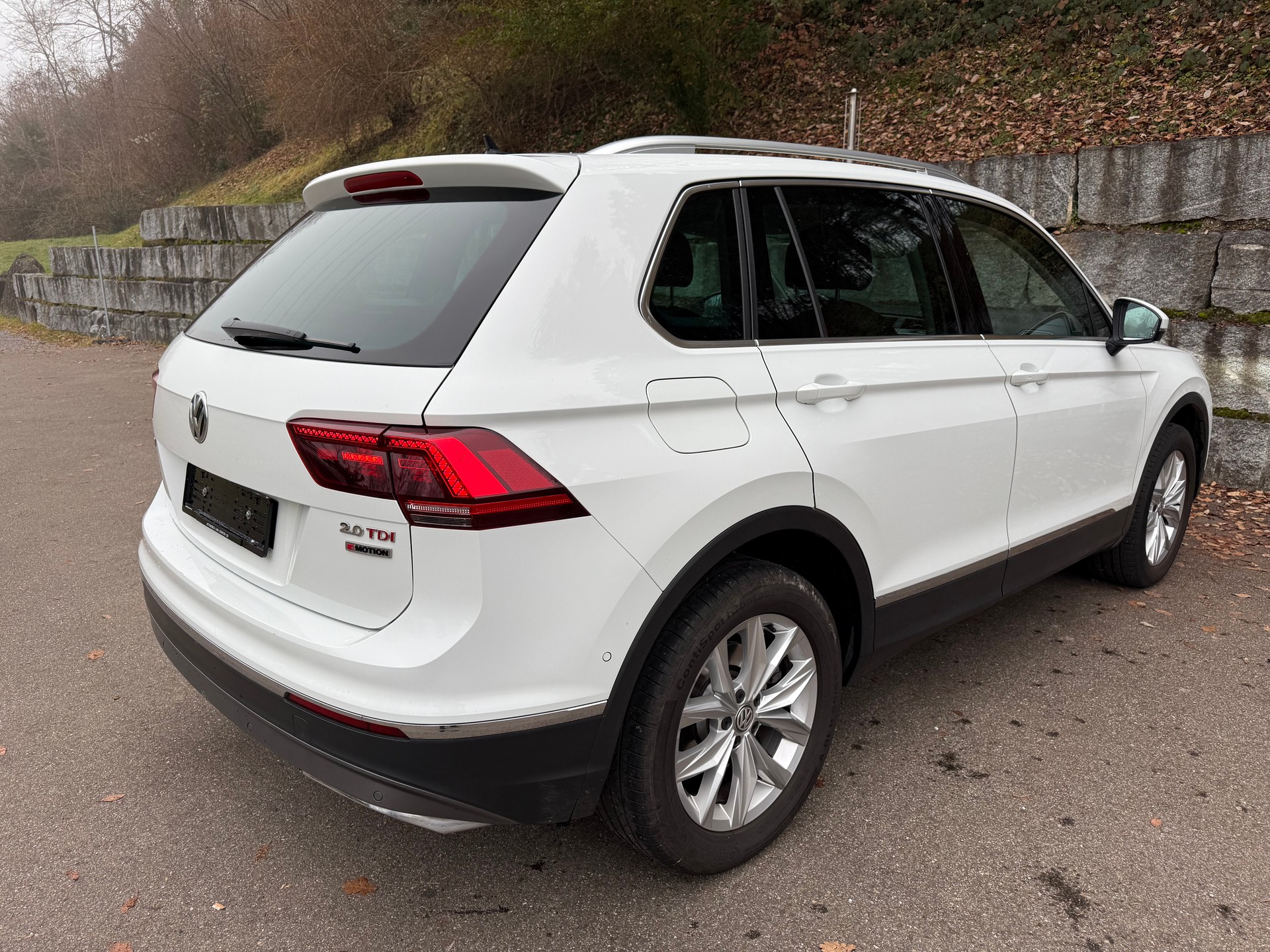 VW Tiguan 2.0 TDI SCR Highline 4Motion DSG-image-2