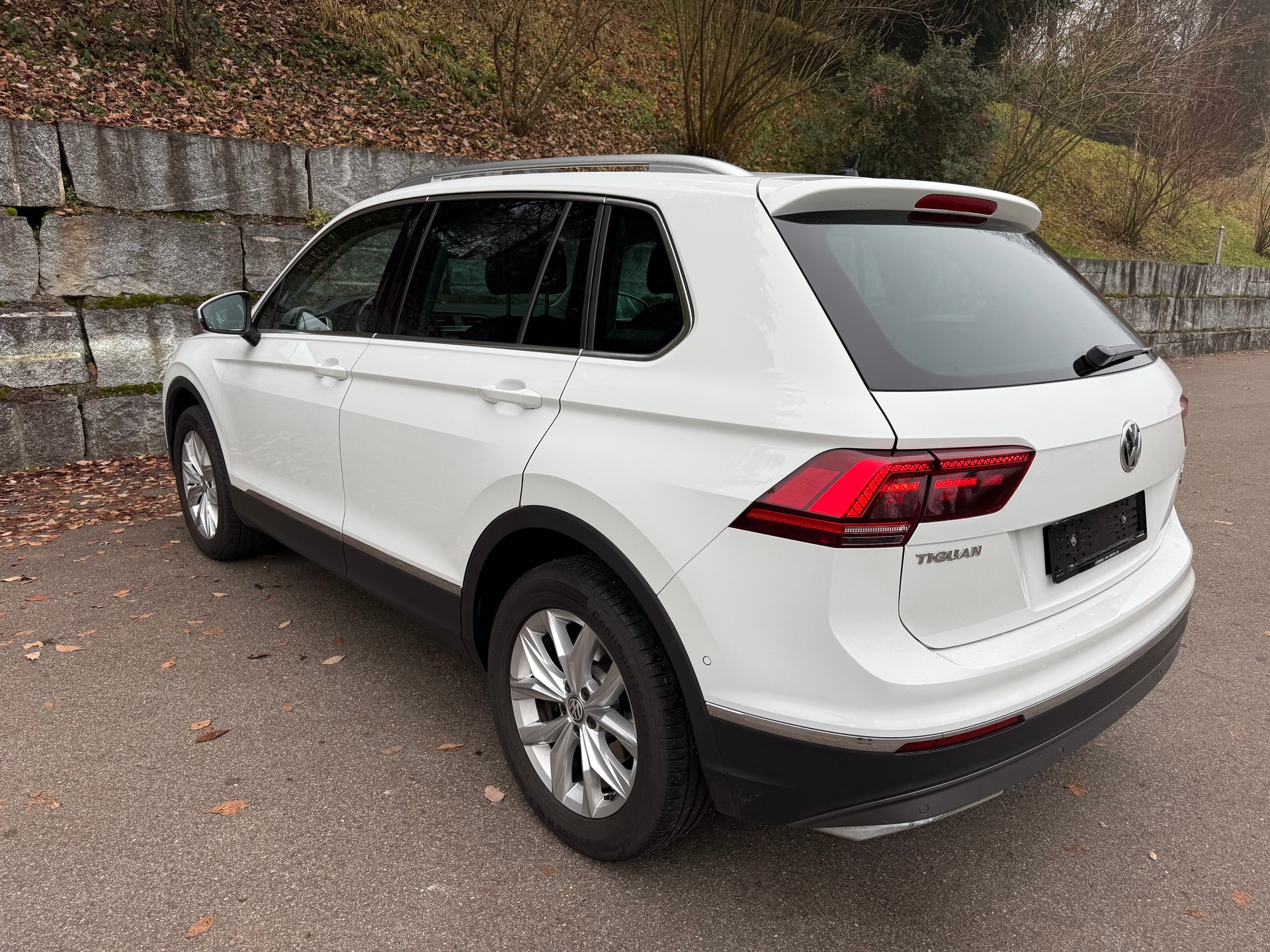 VW Tiguan 2.0 TDI SCR Highline 4Motion DSG-image-3