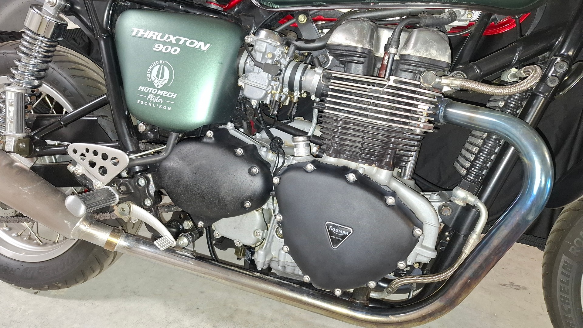 TRIUMPH Thruxton 900-image-2