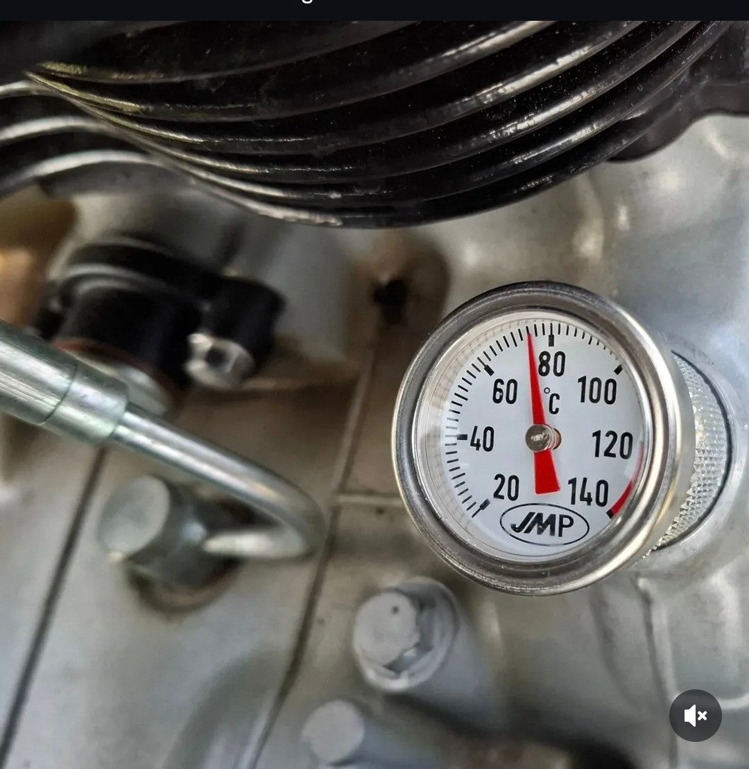 TRIUMPH Thruxton 900-image-3