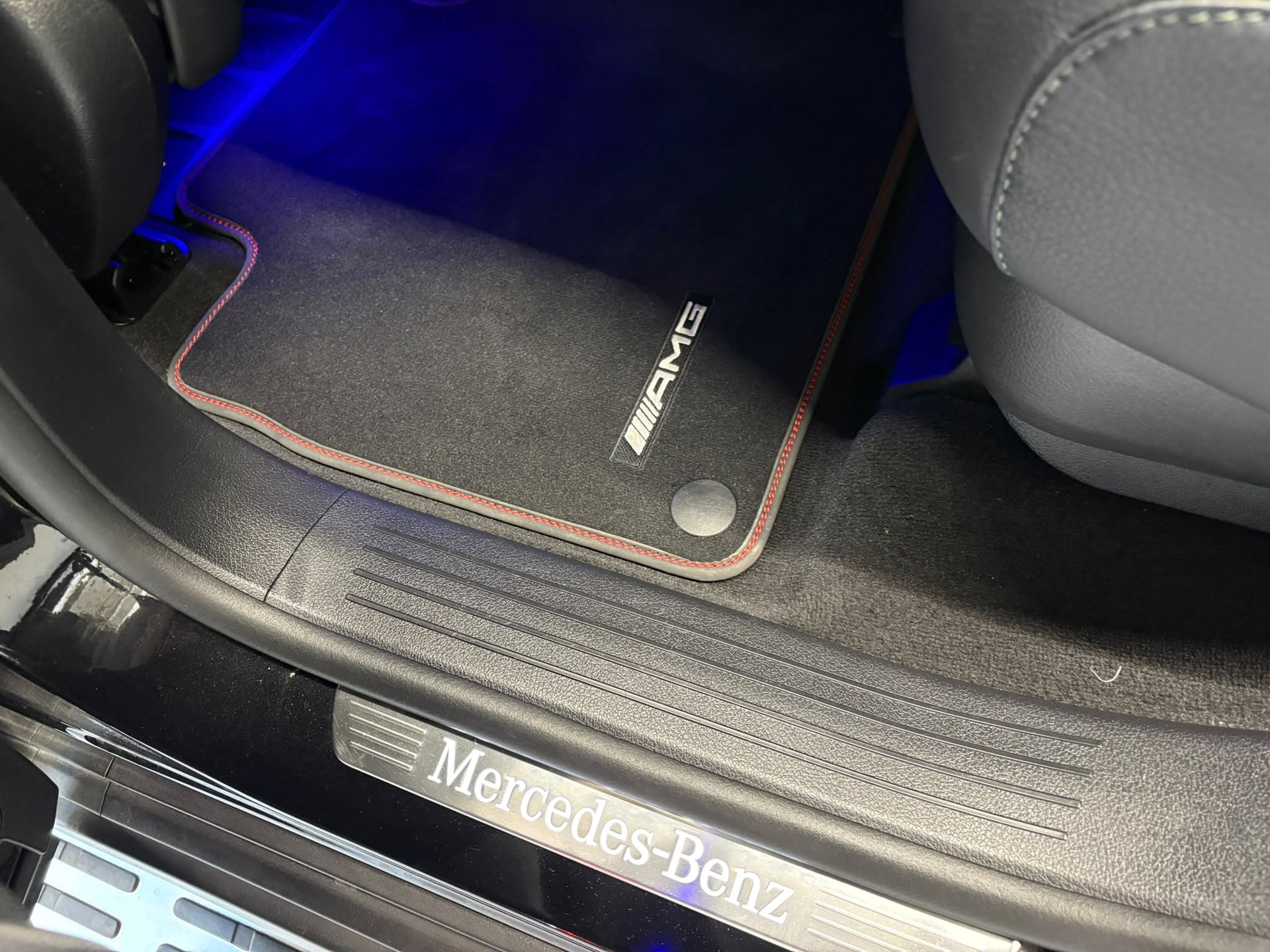 MERCEDES-BENZ GLE 400 d 4Matic AMG Line 9G-Tronic-image-9