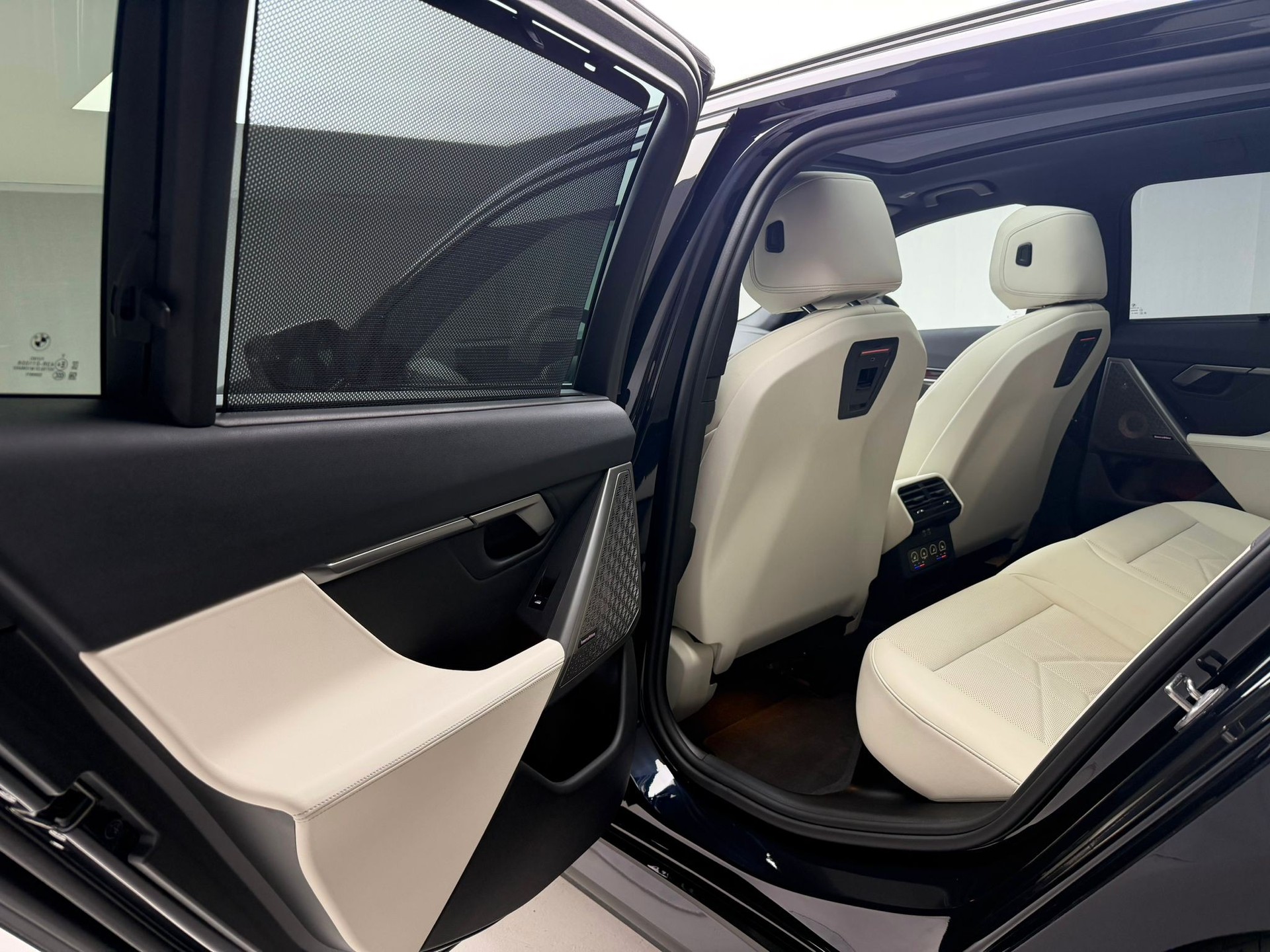 BMW i5 M60 Touring M Sport Pro-image-22