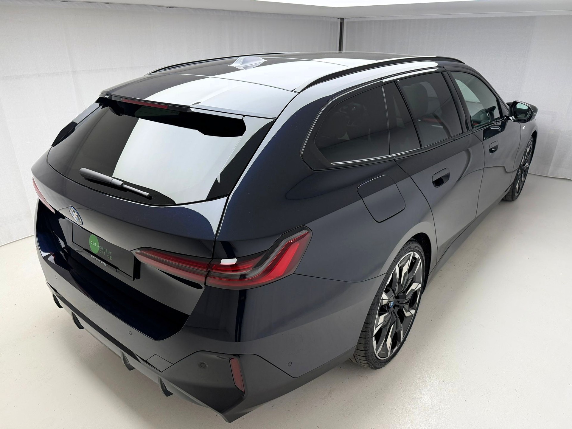 BMW i5 M60 Touring M Sport Pro-image-7