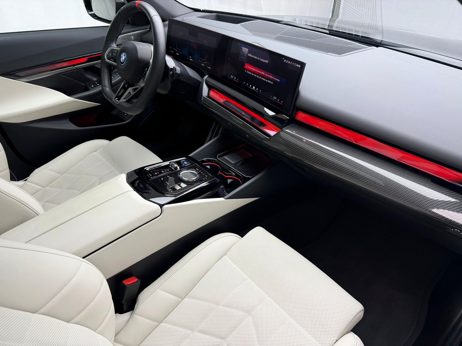 BMW i5 M60 Touring M Sport Pro-image-13