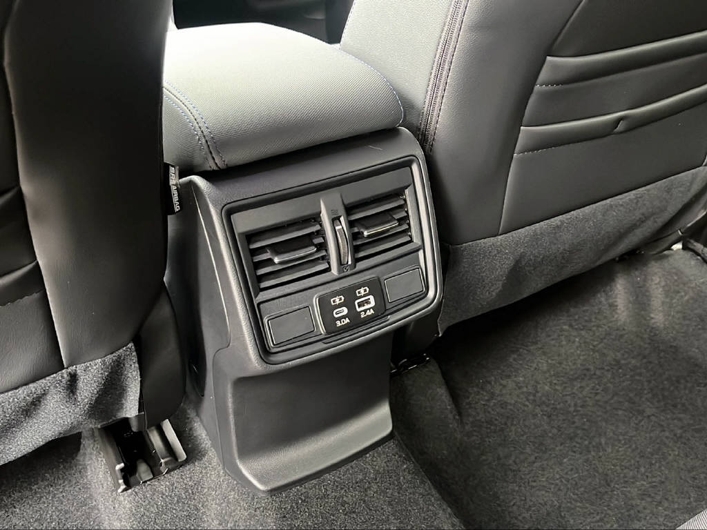 SUBARU Forester Station 2.0i e-Boxer Swiss Plus Model 2026-image-19