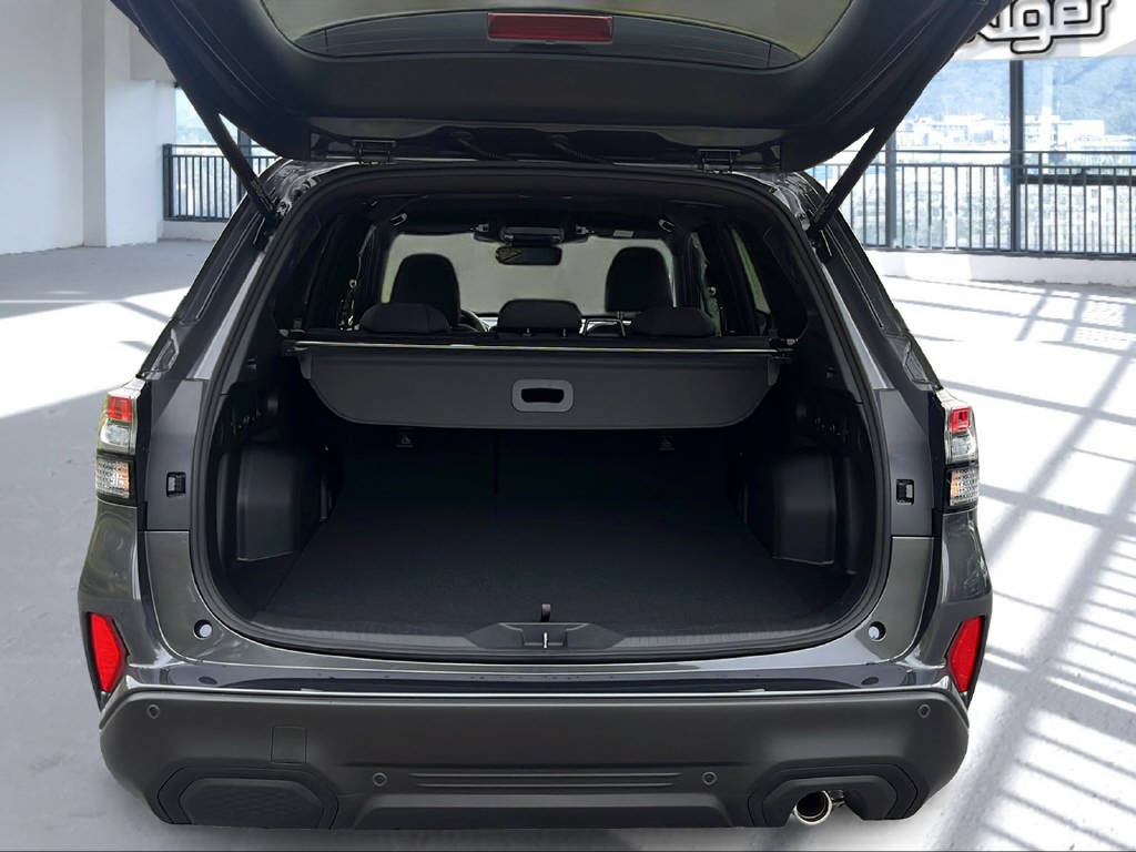 SUBARU Forester Station 2.0i e-Boxer Swiss Plus Model 2026-image-6