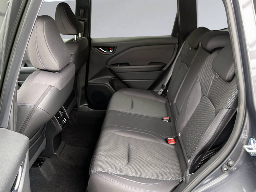 SUBARU Forester Station 2.0i e-Boxer Swiss Plus Model 2026-image-17