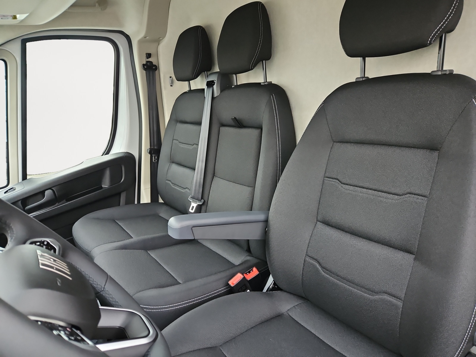 FIAT E-Ducato Maxi 42.5 110kWh L3H2-image-12