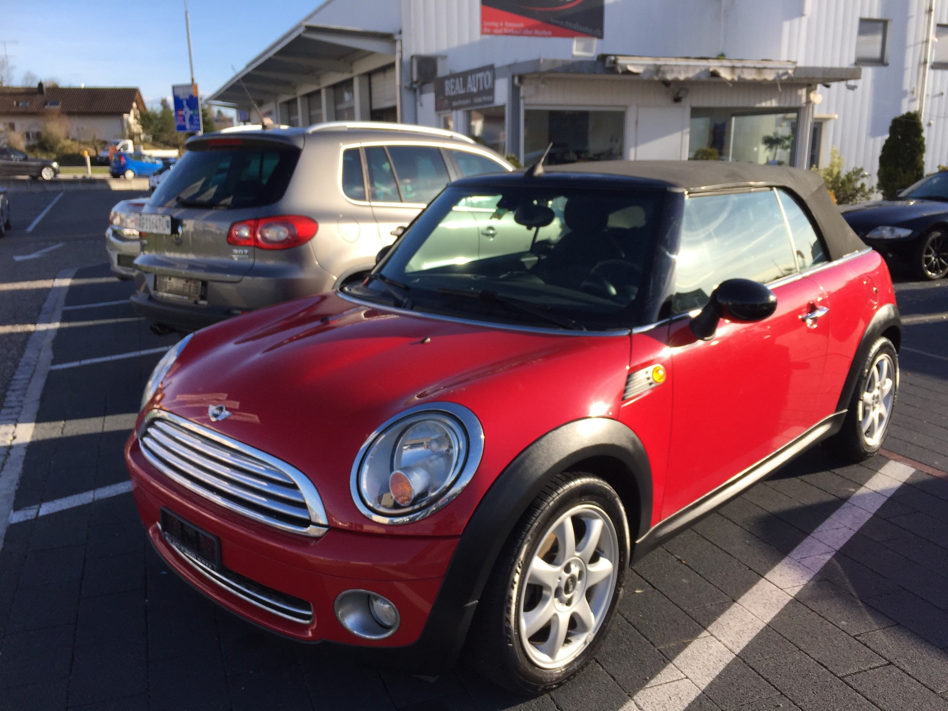 MINI Cooper Cabriolet-image-2