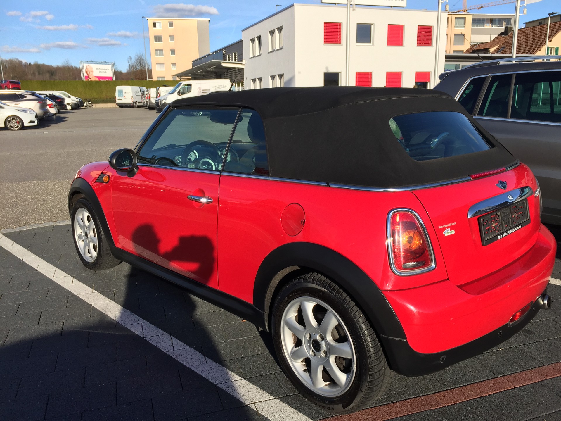 MINI Cooper Cabriolet-image-5