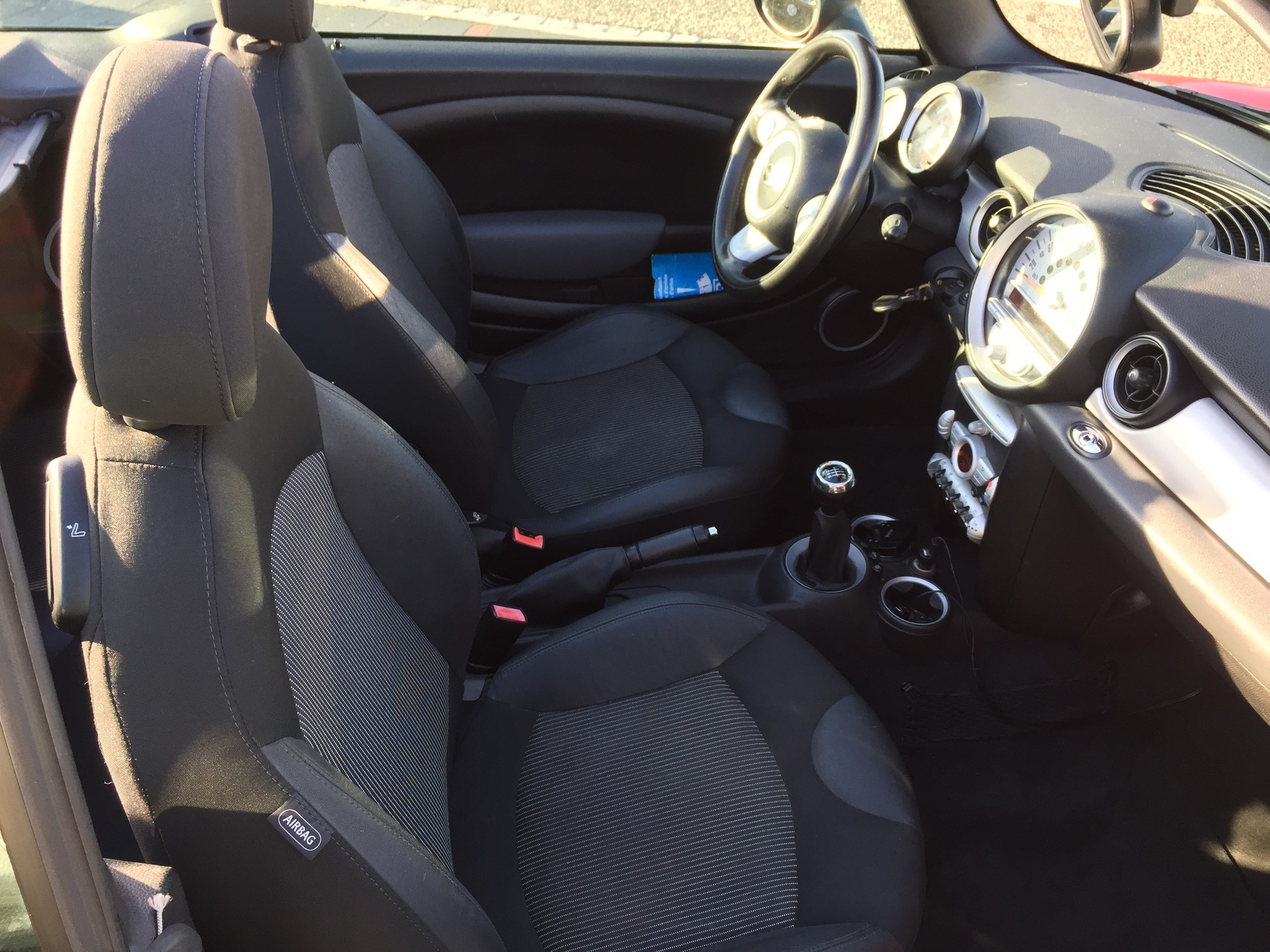 MINI Cooper Cabriolet-image-8