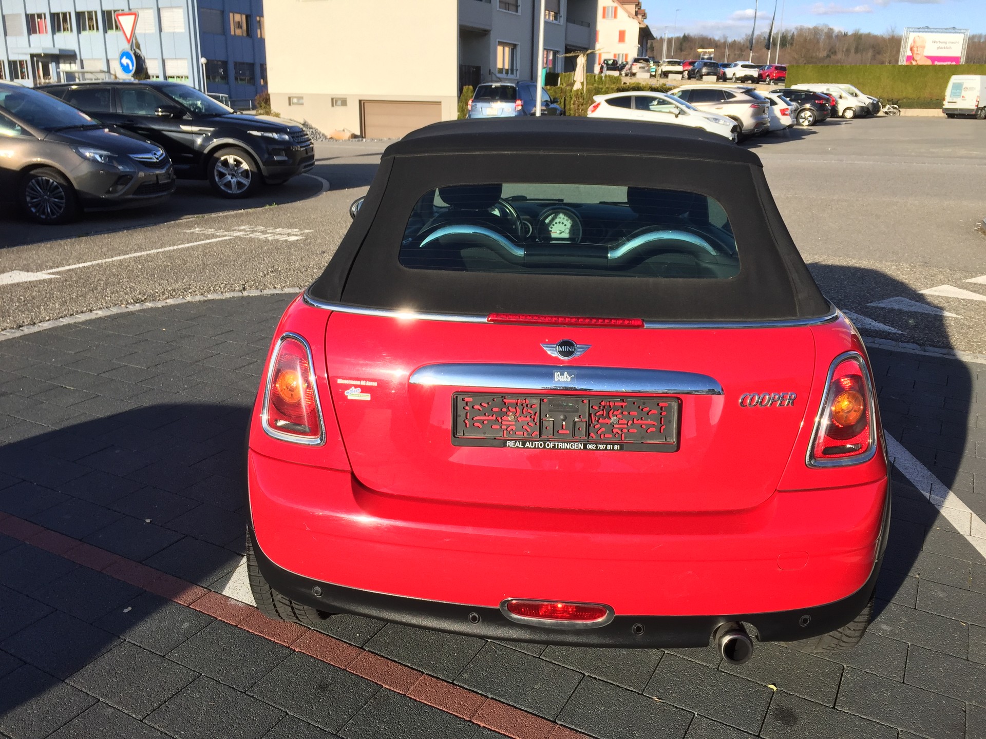 MINI Cooper Cabriolet-image-3