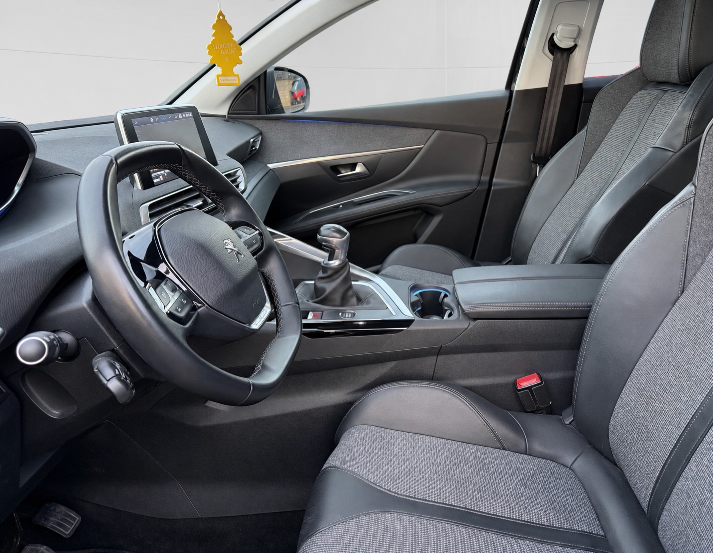 PEUGEOT 3008 1.2 PureTech Active Top Zustand-image-9