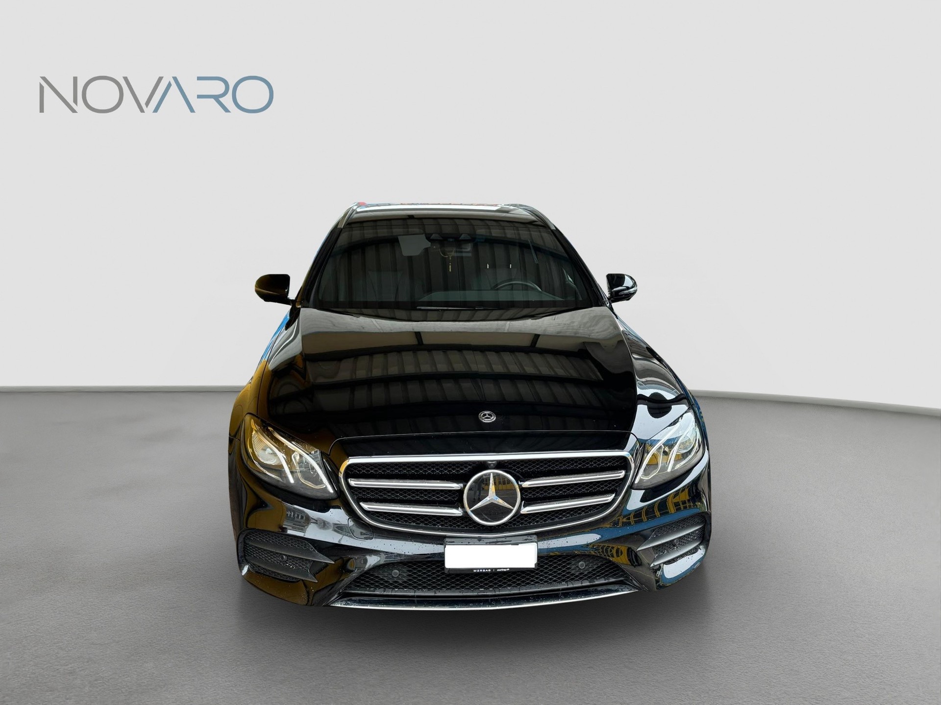 MERCEDES-BENZ E 220 d AMG Line 4Matic 9G-Tronic-showroom-element-1