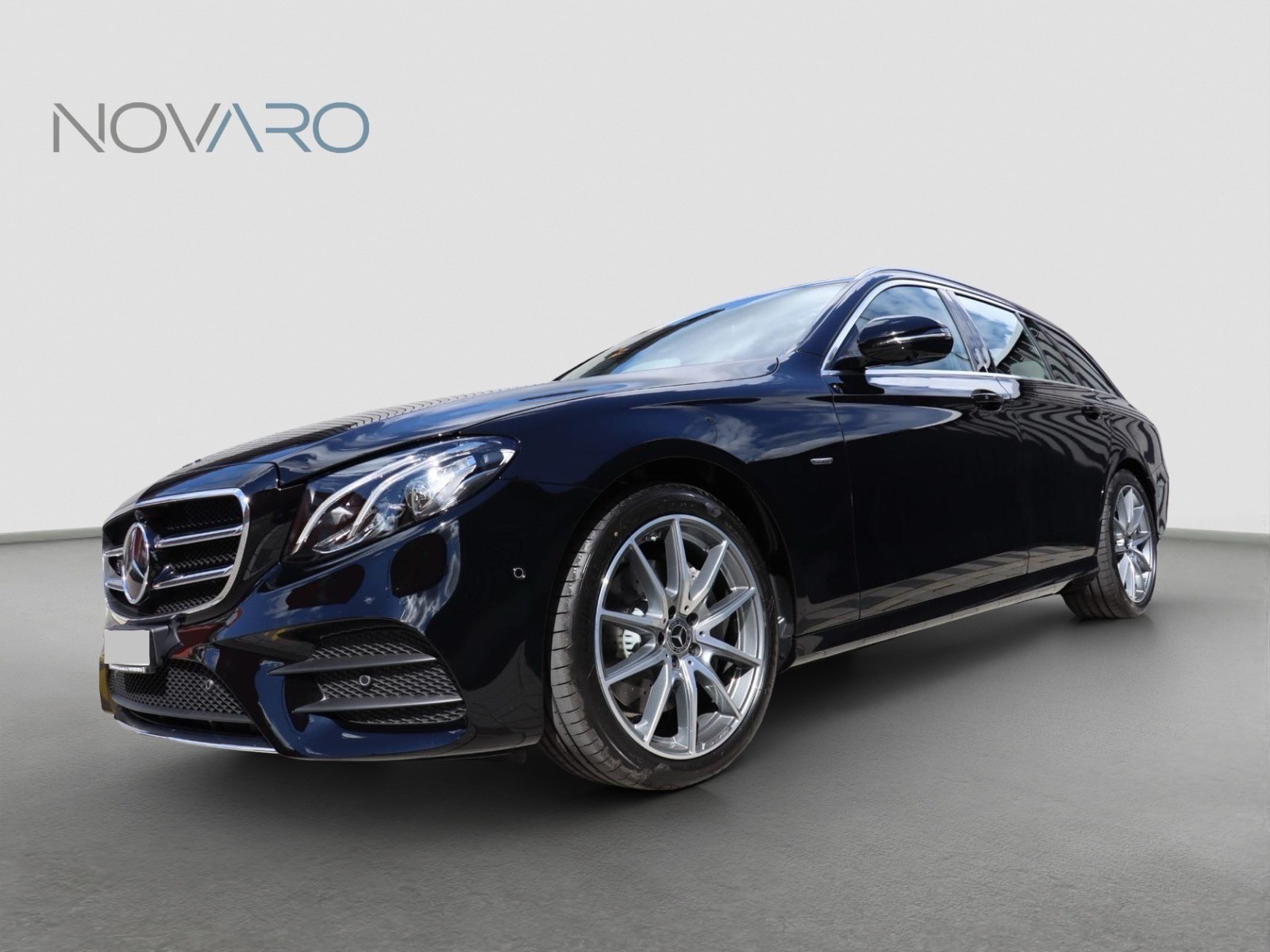MERCEDES-BENZ E 220 d AMG Line 4Matic 9G-Tronic-showroom-element-2