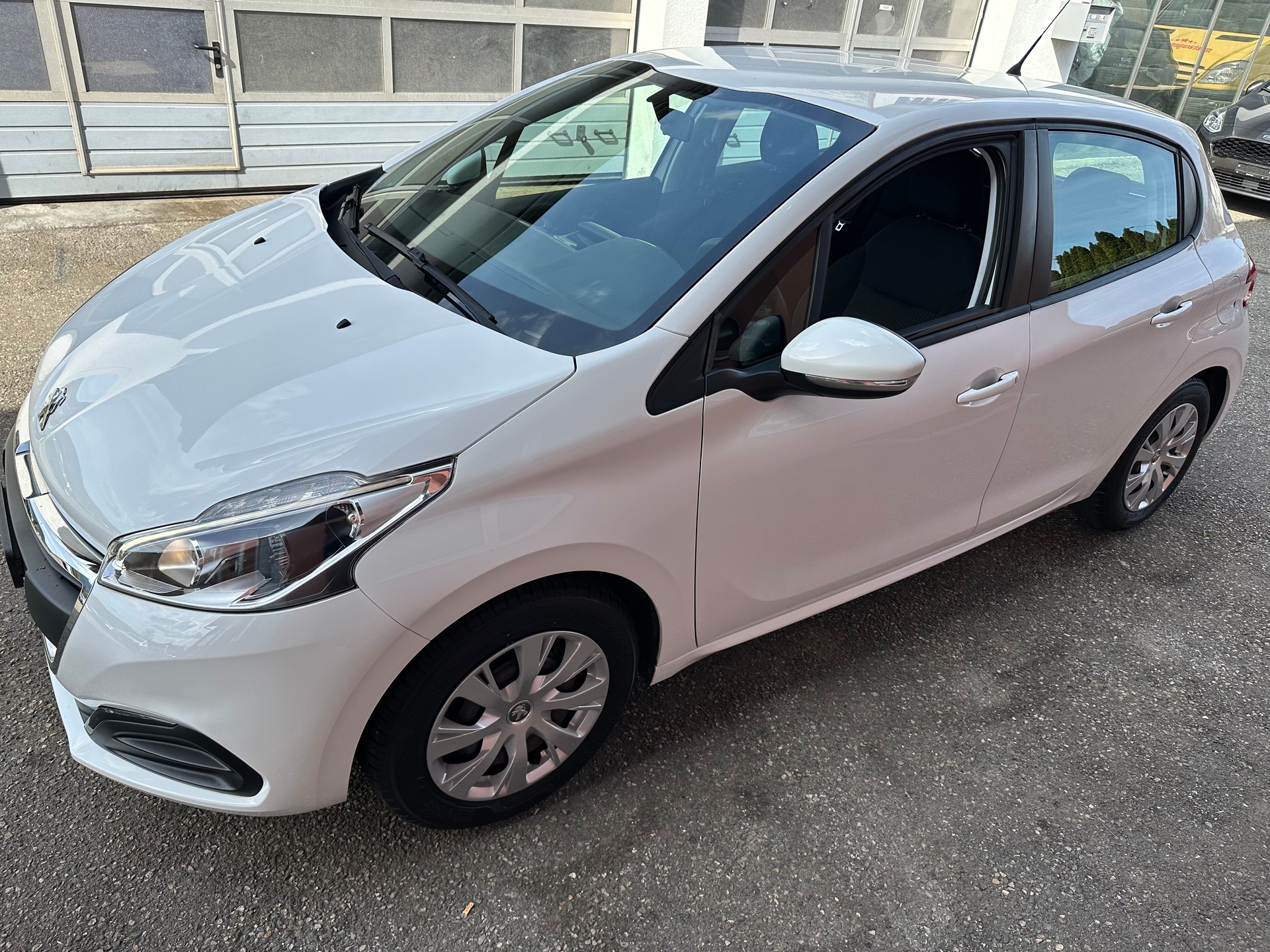 PEUGEOT 208 1.2 PureTech Access-image-2