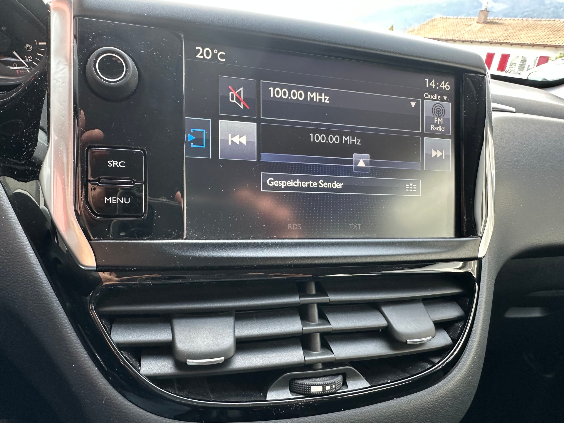PEUGEOT 208 1.2 PureTech Access-image-6