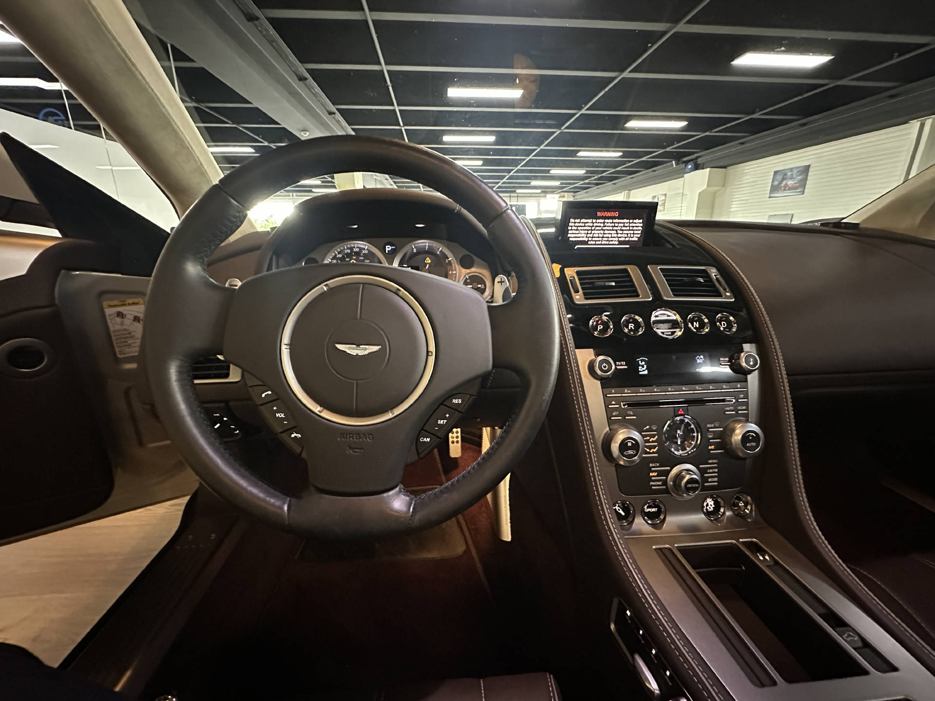 ASTON MARTIN Virage Volante V12 5.9-48 Touchtronic2-image-8