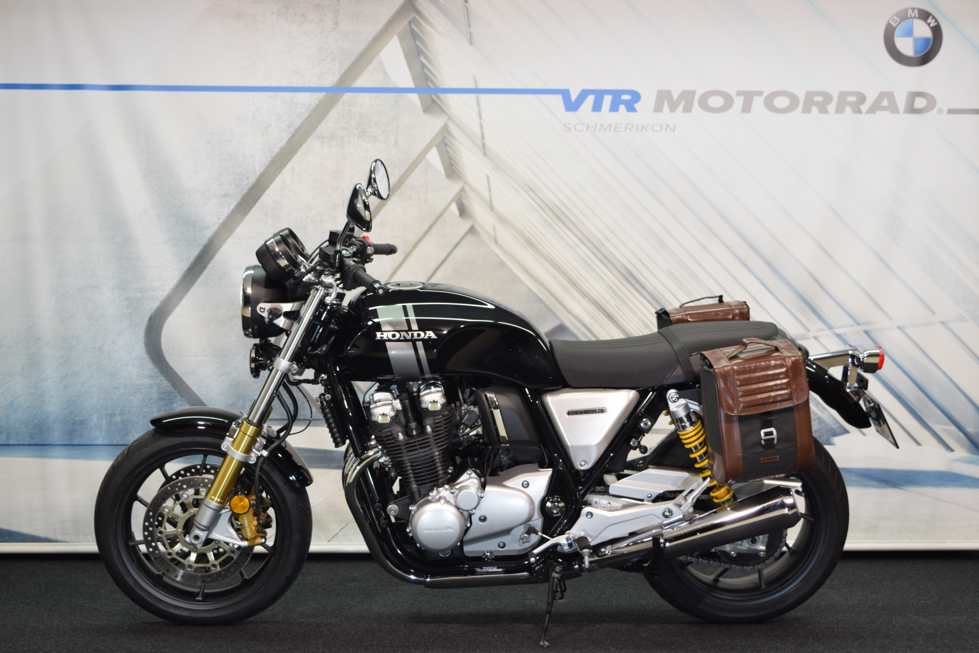HONDA CB 1100 RS Inkl. Seitentaschen & Lenkerendspiegel-image-4