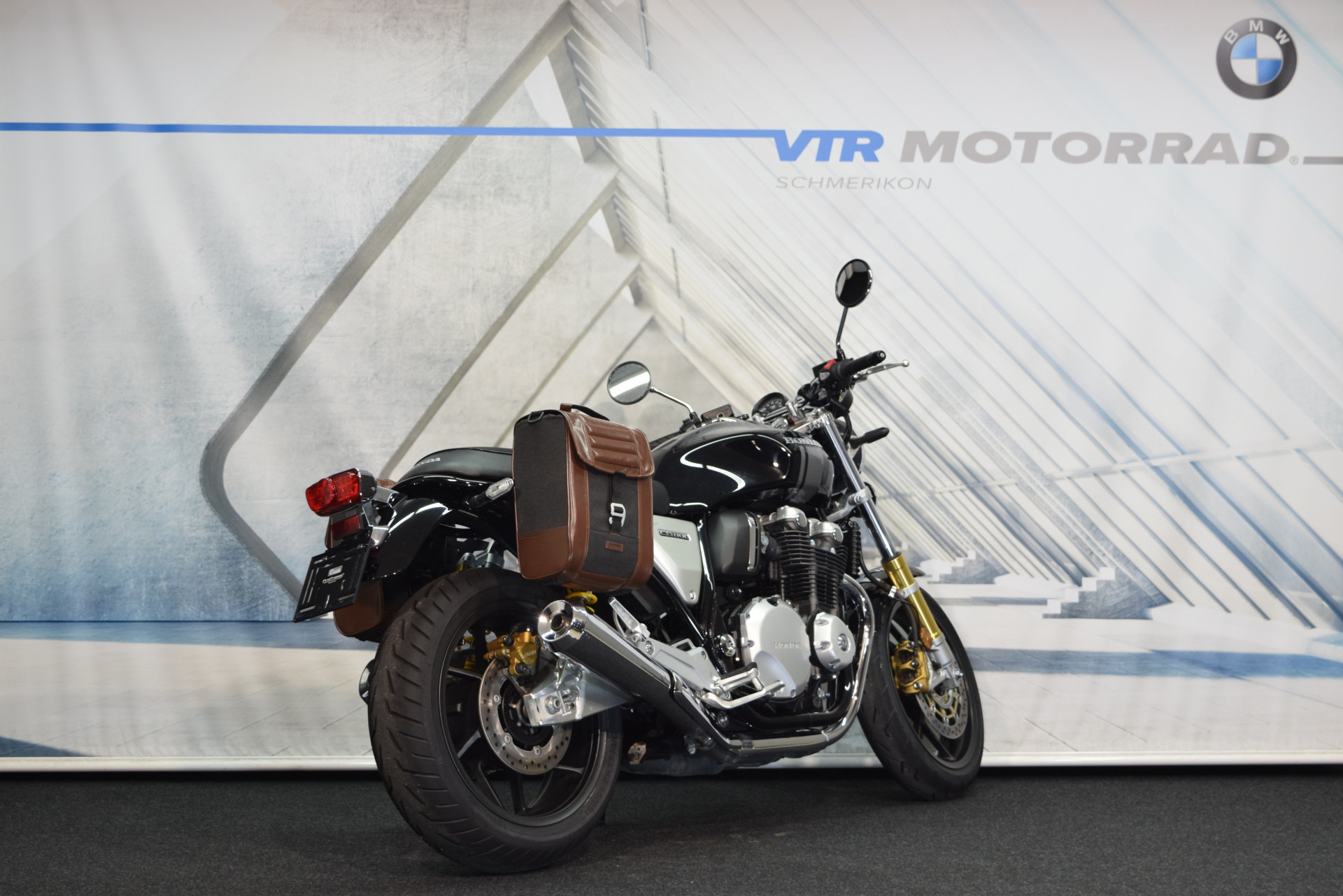 HONDA CB 1100 RS Inkl. Seitentaschen & Lenkerendspiegel-image-2