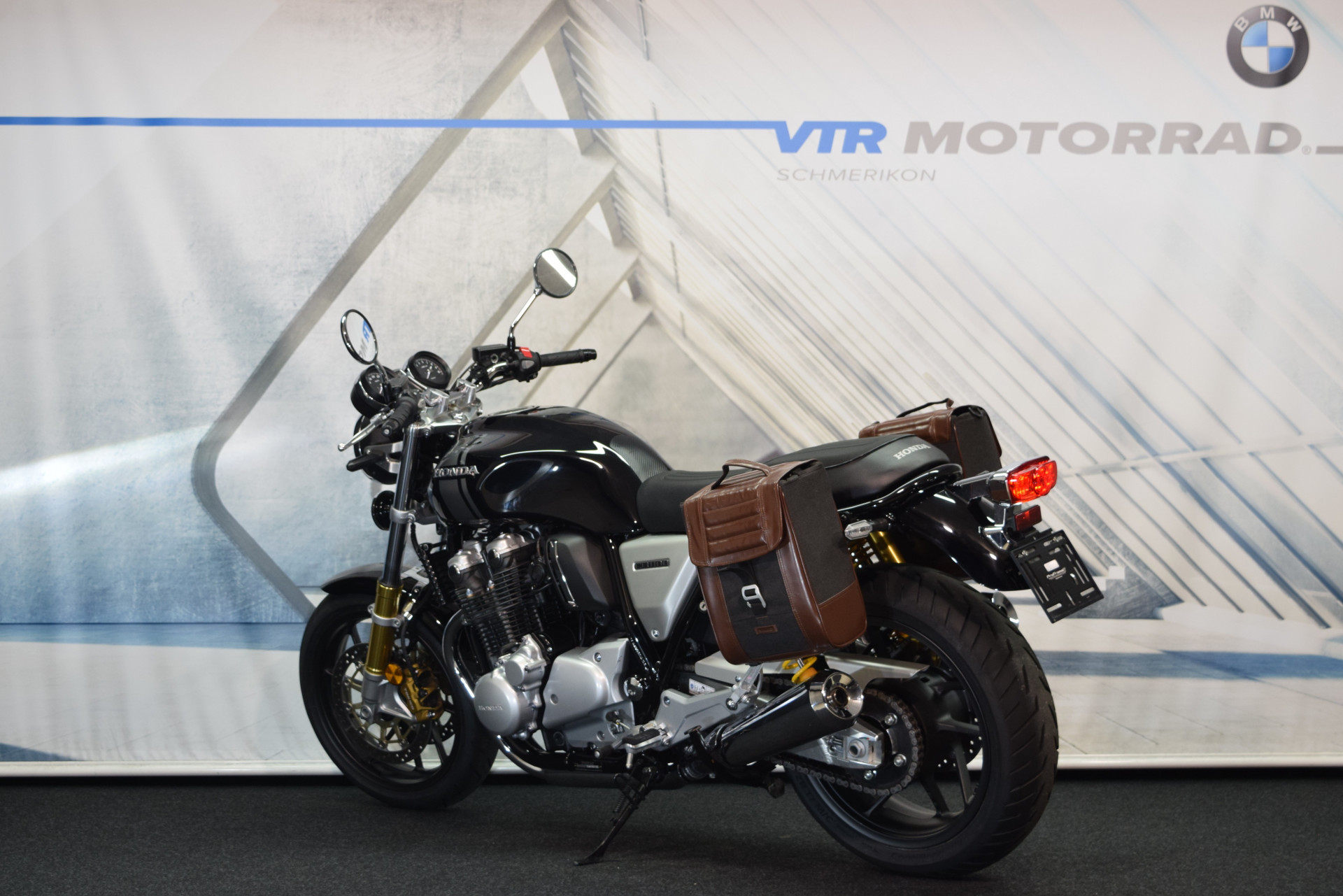 HONDA CB 1100 RS Inkl. Seitentaschen & Lenkerendspiegel-image-3
