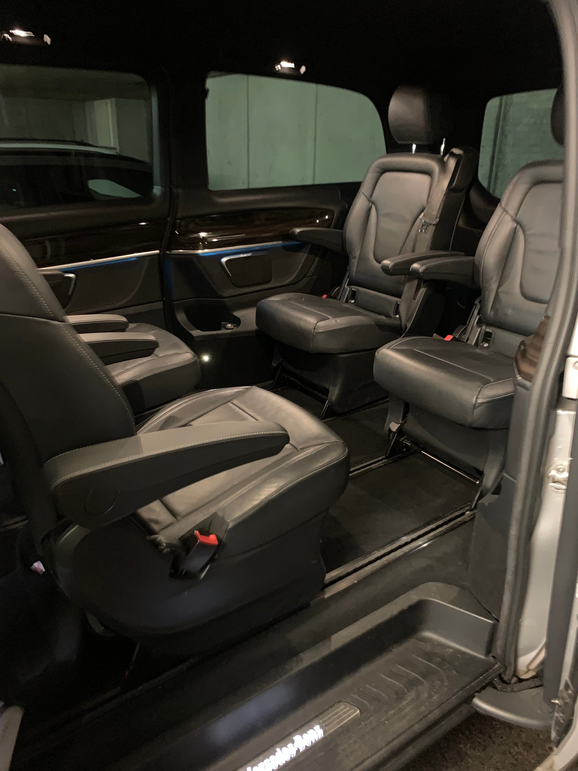 MERCEDES-BENZ V 250 d BlueTec Avant. lang 4m-image-11