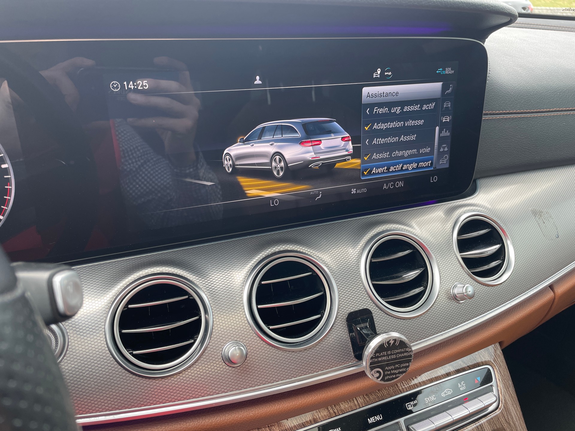 MERCEDES-BENZ E 220 d Swiss Star AMG Line 4Matic 9G-Tronic-image-16