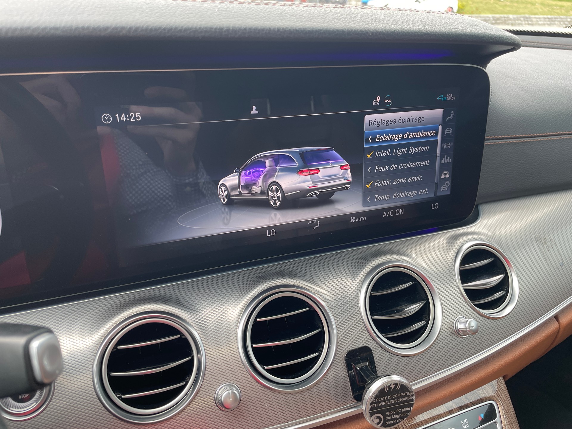 MERCEDES-BENZ E 220 d Swiss Star AMG Line 4Matic 9G-Tronic-image-17