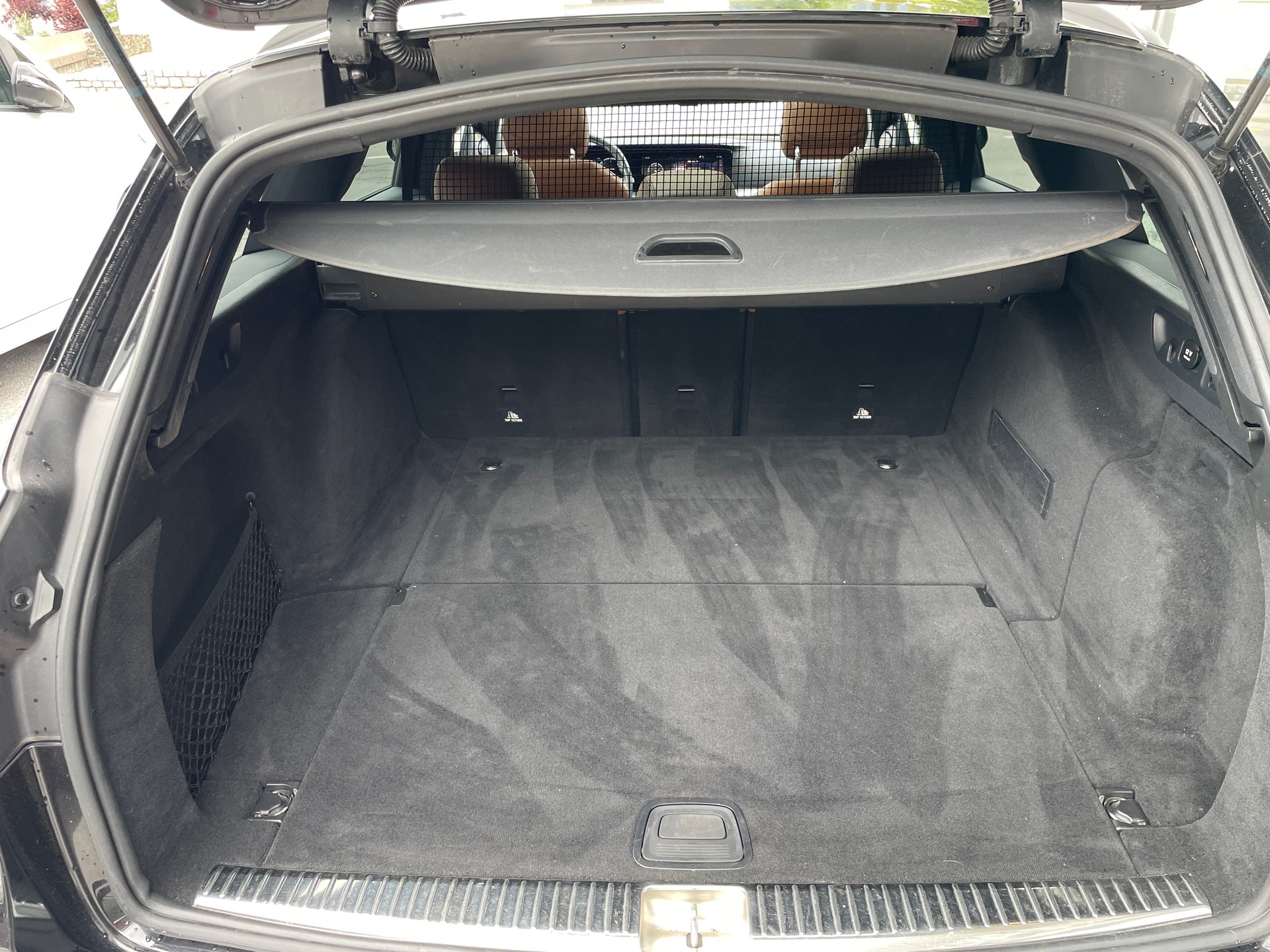 MERCEDES-BENZ E 220 d Swiss Star AMG Line 4Matic 9G-Tronic-image-5