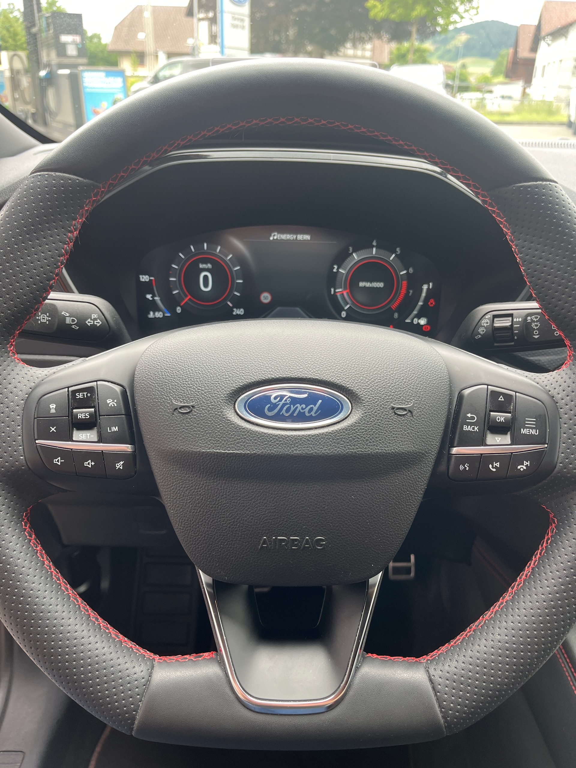 FORD Kuga 1.5 SCTi ST-Line X 2WD-image-11