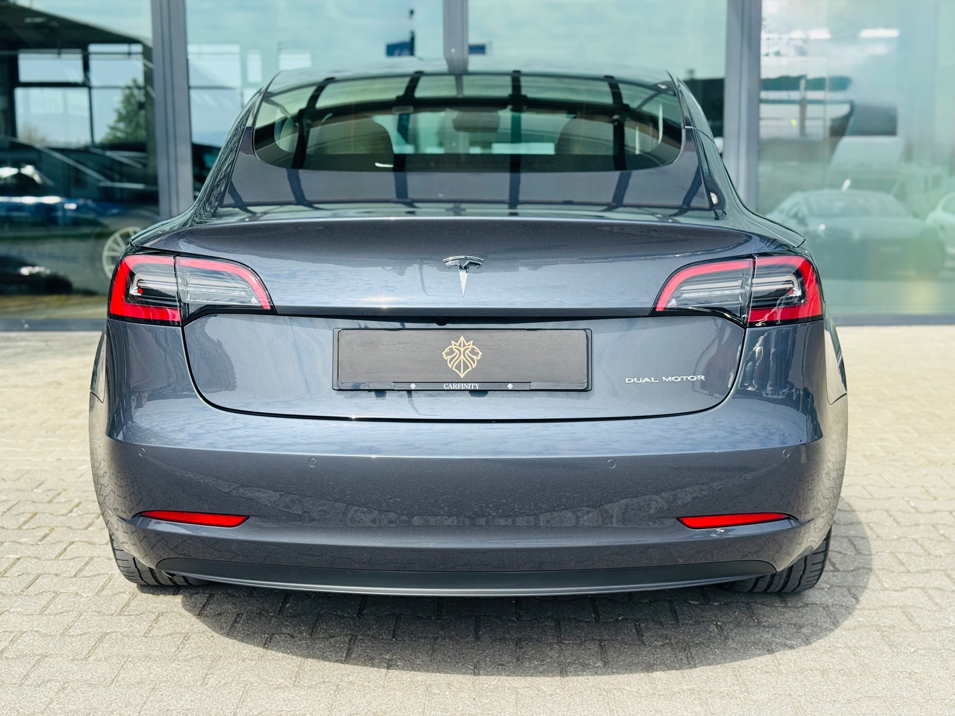TESLA Model 3 Long Range Dual Motor AWD-image-4
