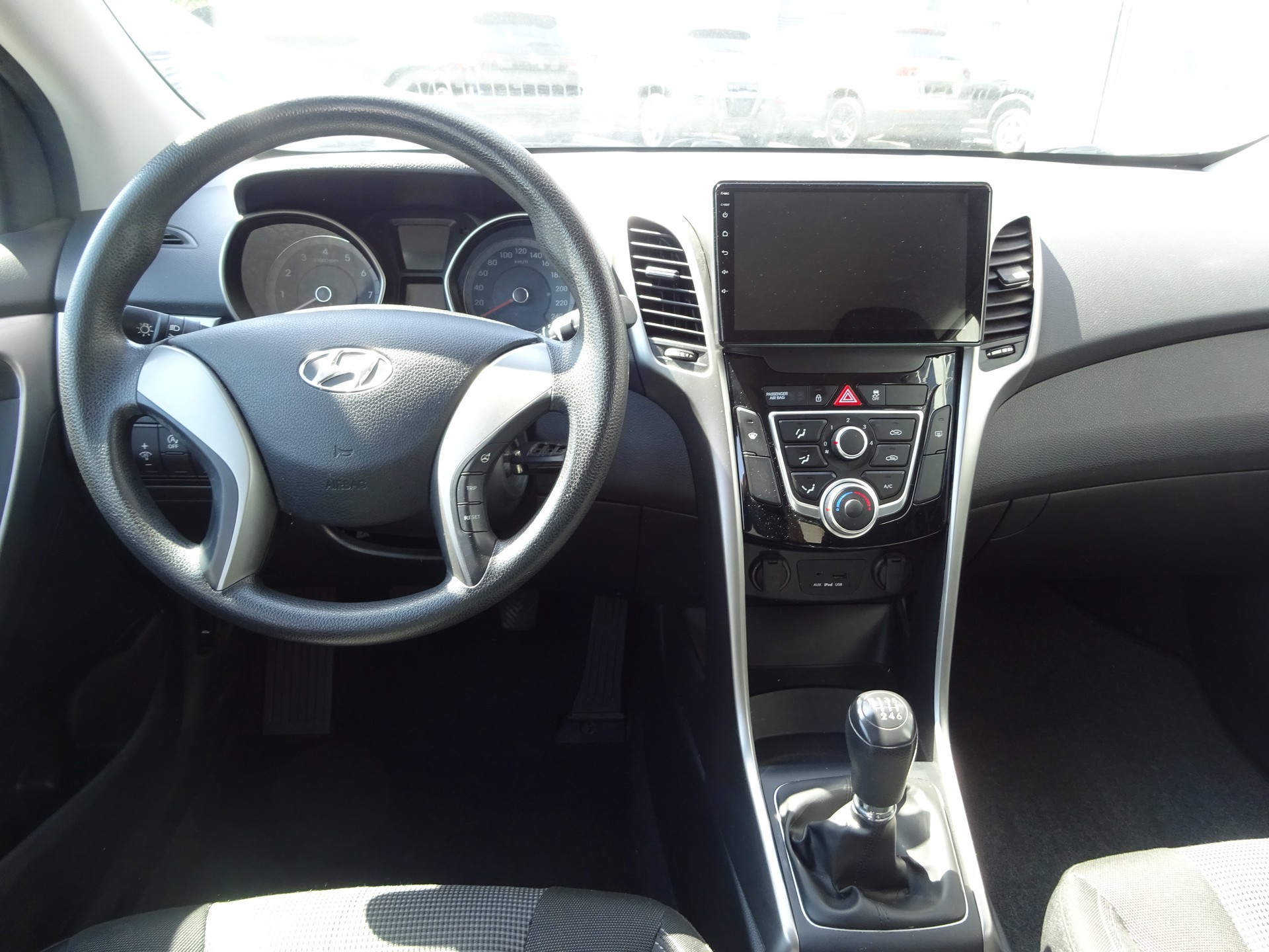 HYUNDAI i30 1.4 Comfort-image-9