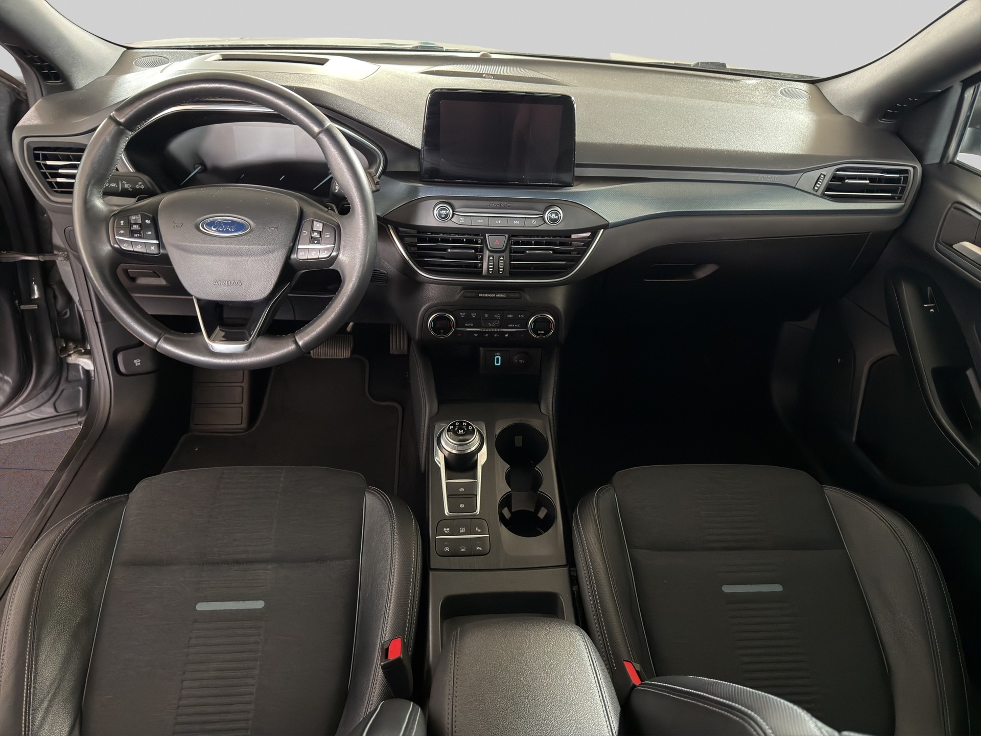 FORD Focus 2.0 TDCi ST Line Automatic-image-6