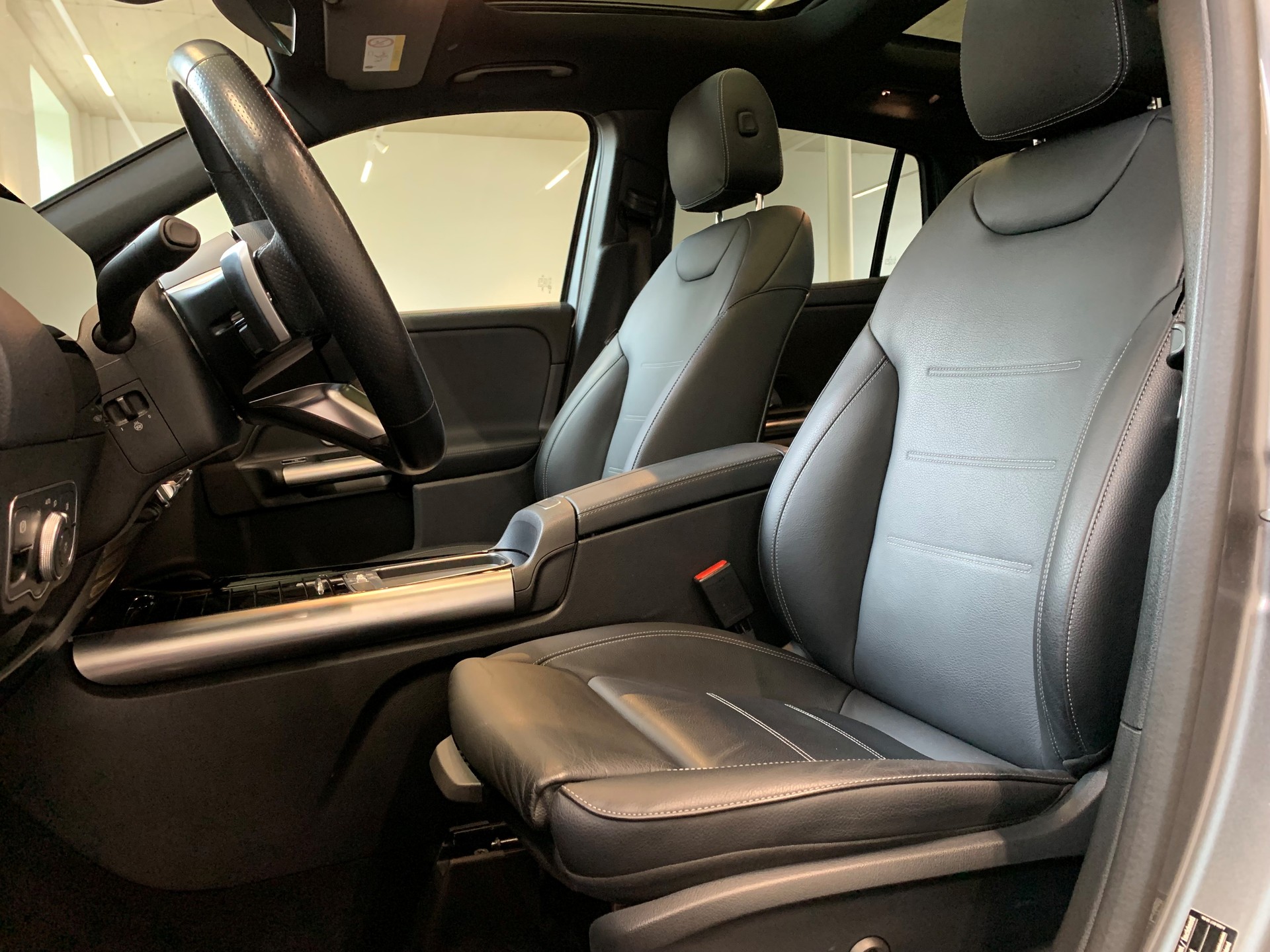 MERCEDES-BENZ GLA 250 4Matic 8G-DCT-image-8