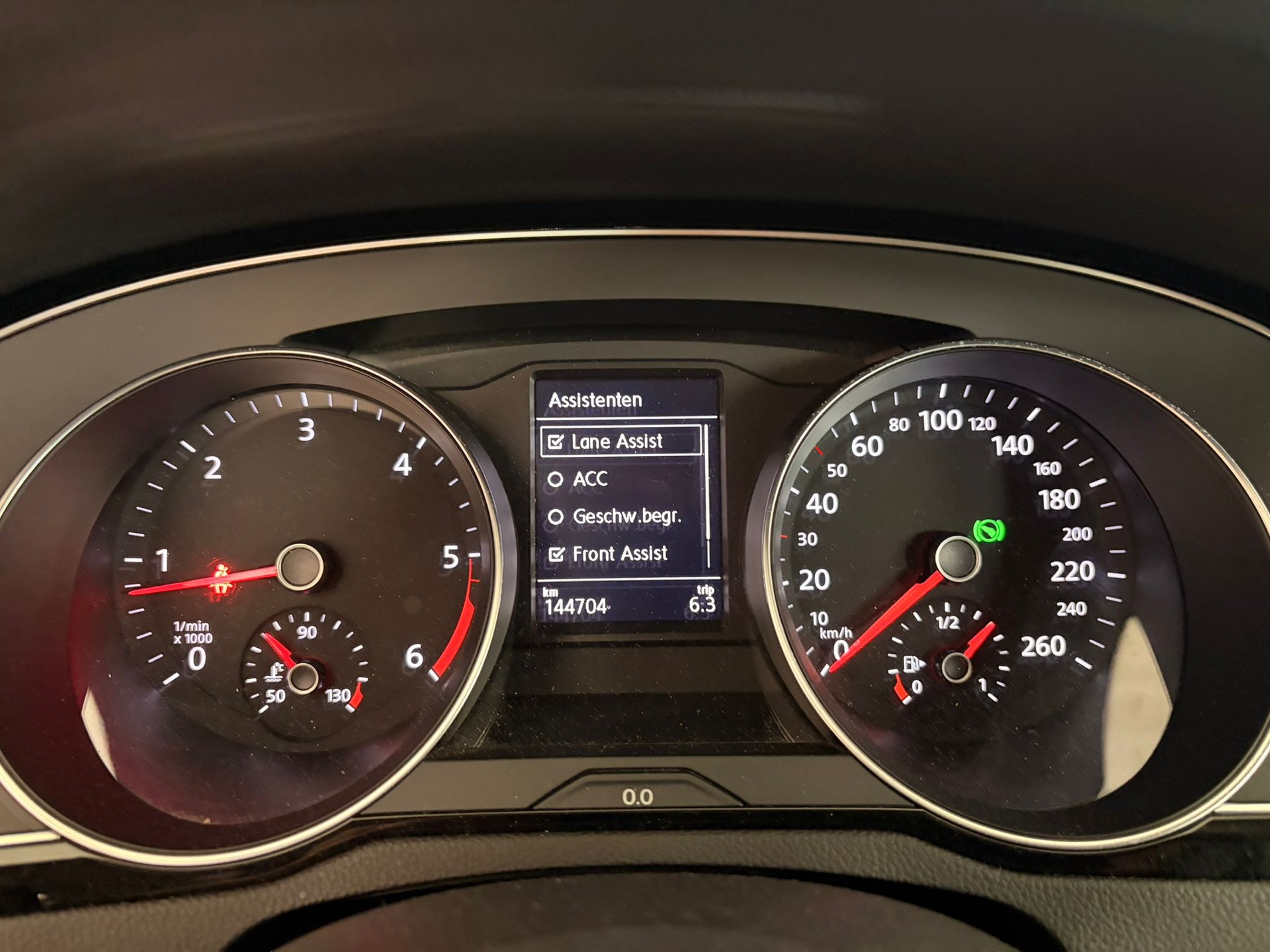 VW Passat 2.0 TDI BMT Business 4Motion DSG-image-6