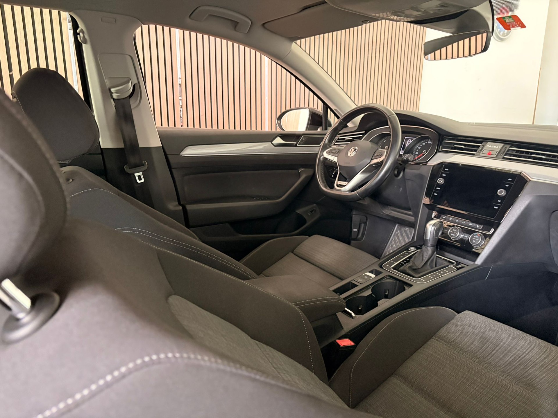 VW Passat 2.0 TDI BMT Business 4Motion DSG-showroom-element-3