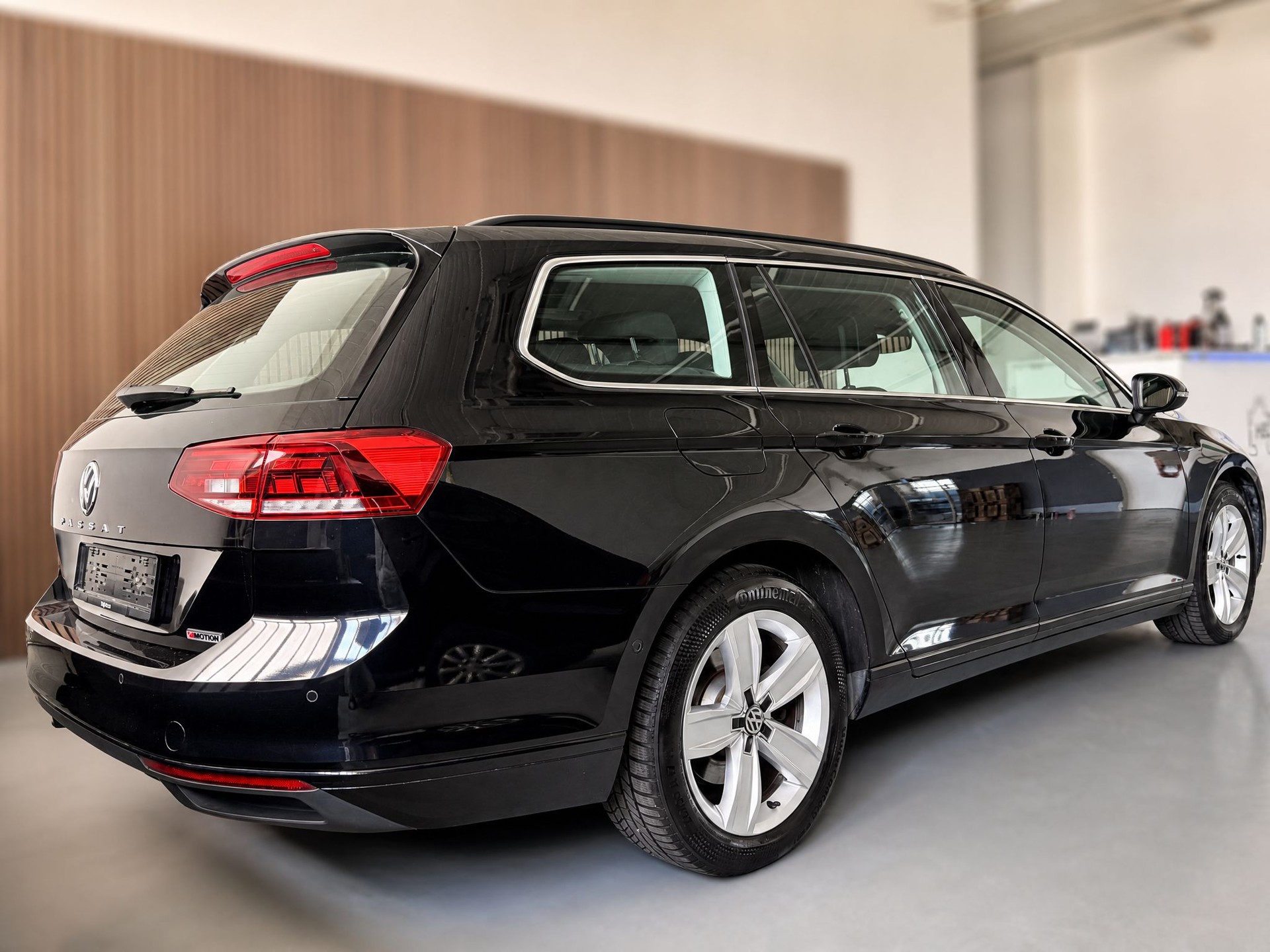 VW Passat 2.0 TDI BMT Business 4Motion DSG-showroom-element-1