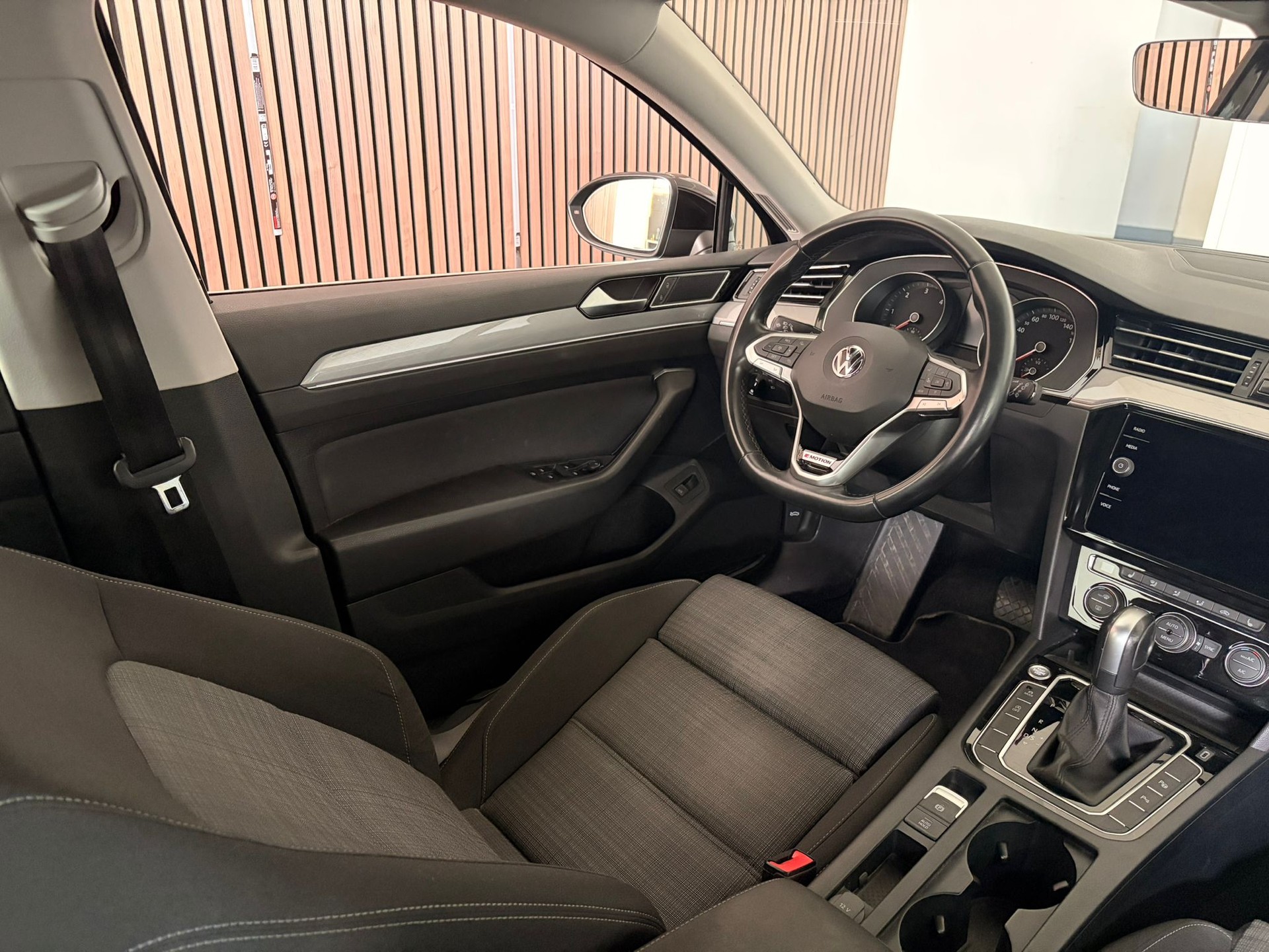 VW Passat 2.0 TDI BMT Business 4Motion DSG-showroom-element-2