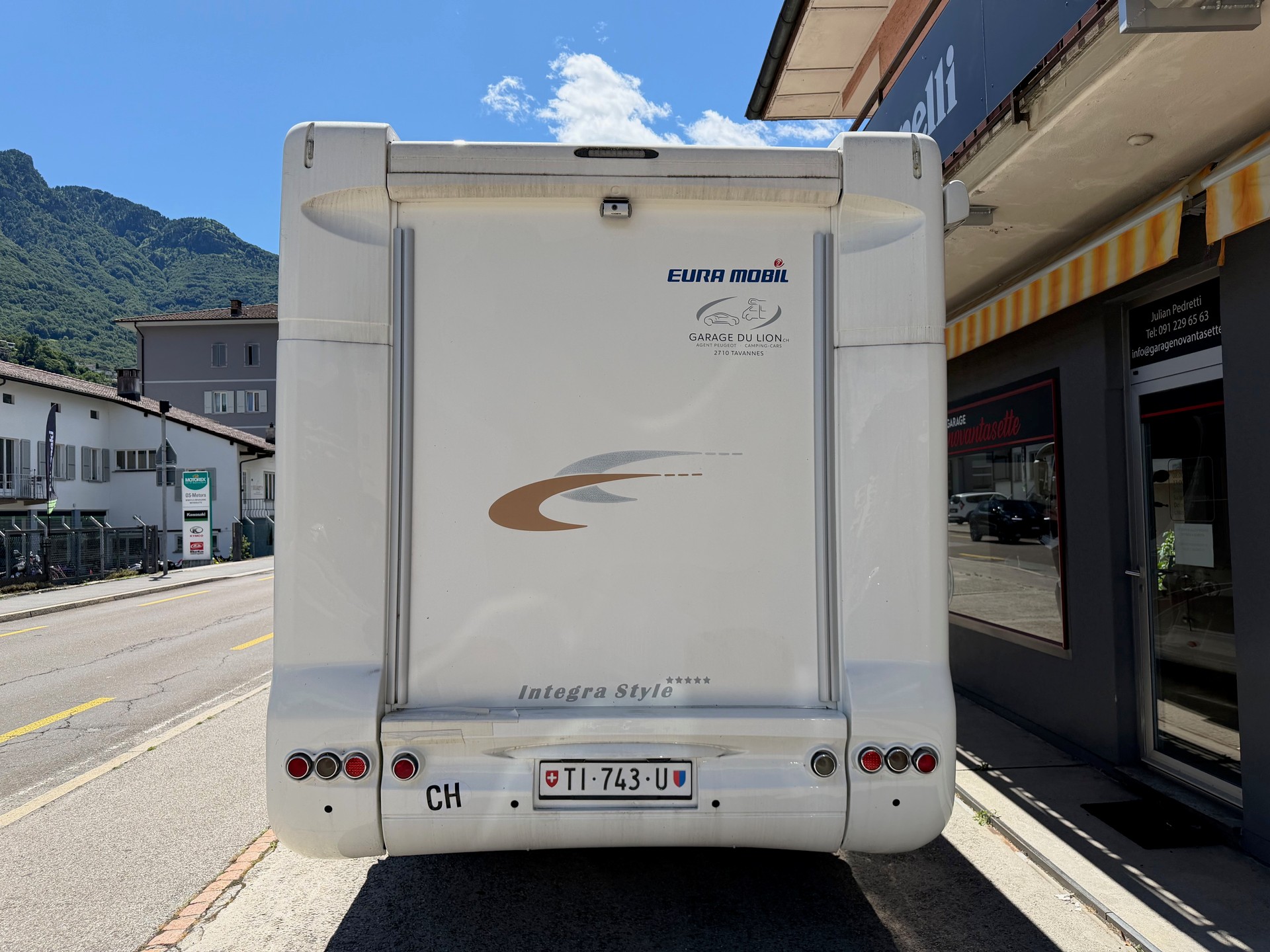 EURA MOBIL 114-image-3