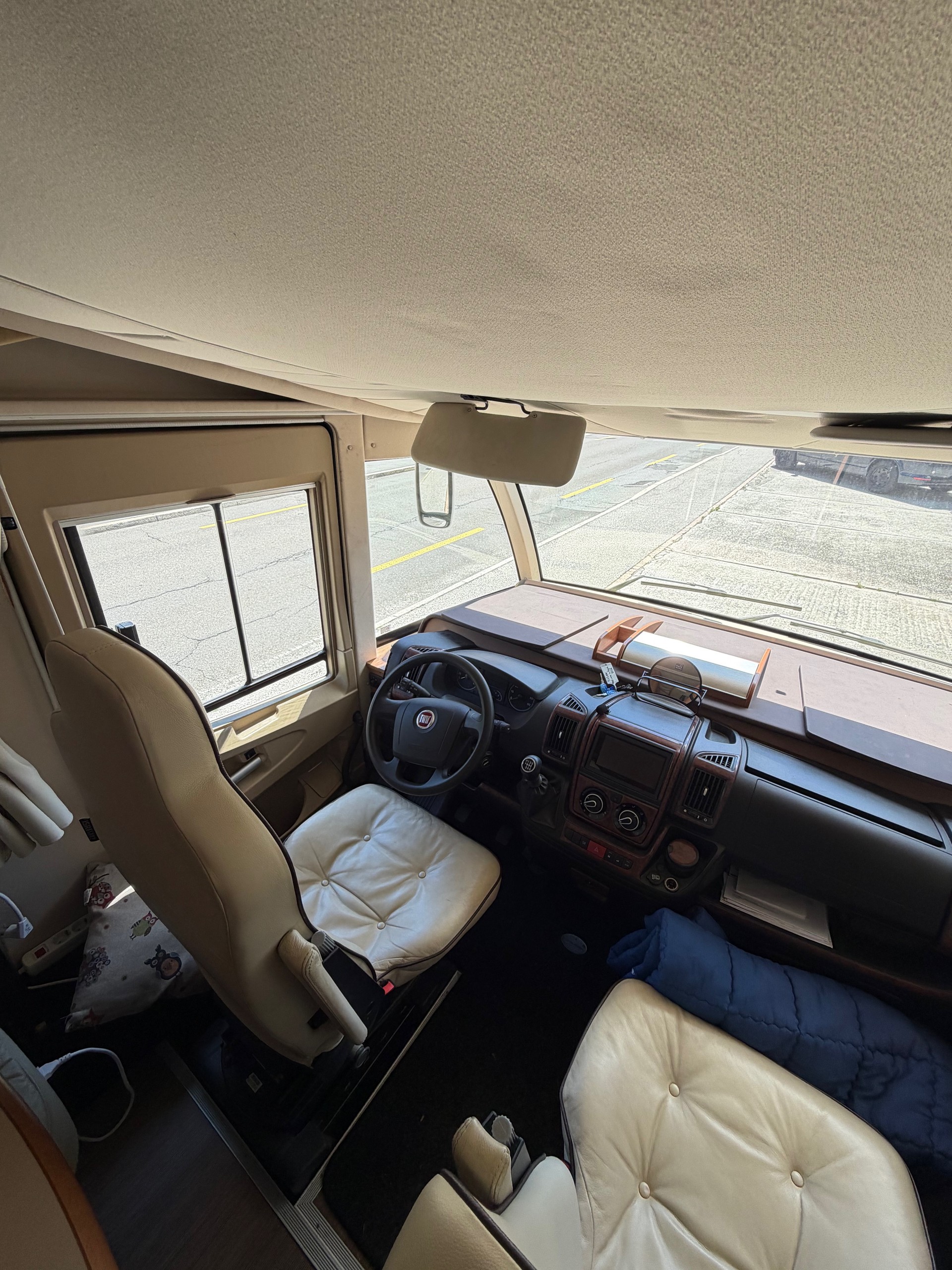 EURA MOBIL 114-image-6