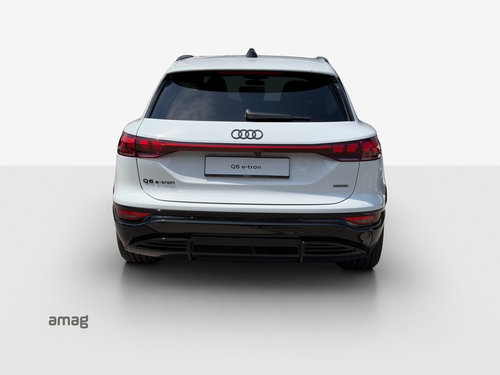 AUDI Q6 e-tron quattro-showroom-element-3