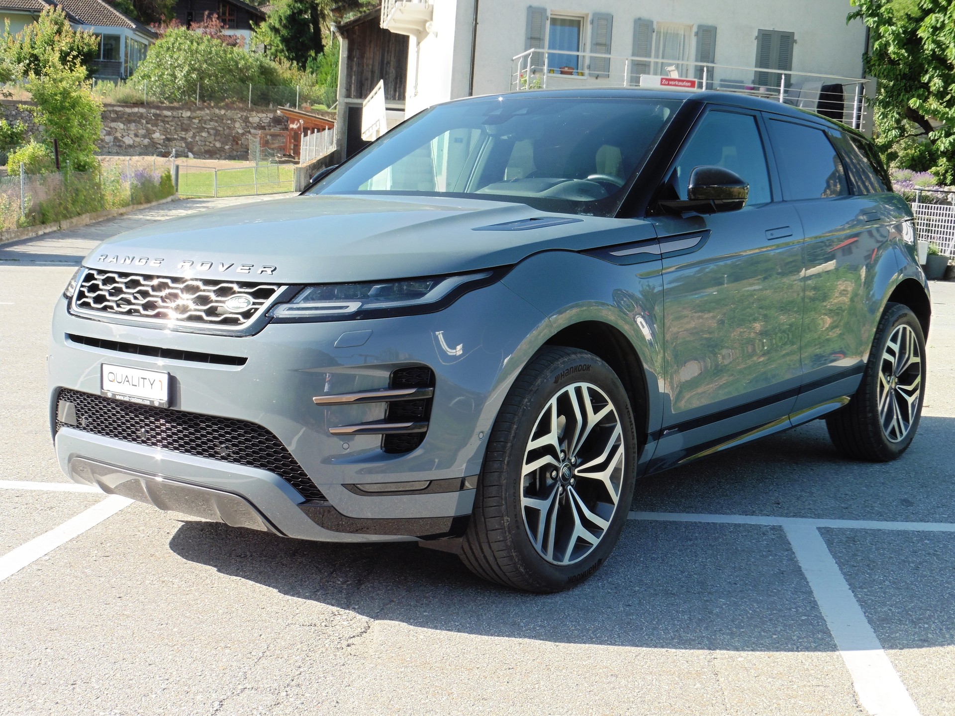 LAND ROVER Range Rover Evoque R-Dyn First Edi P 250 HSE AT9-showroom-element-3