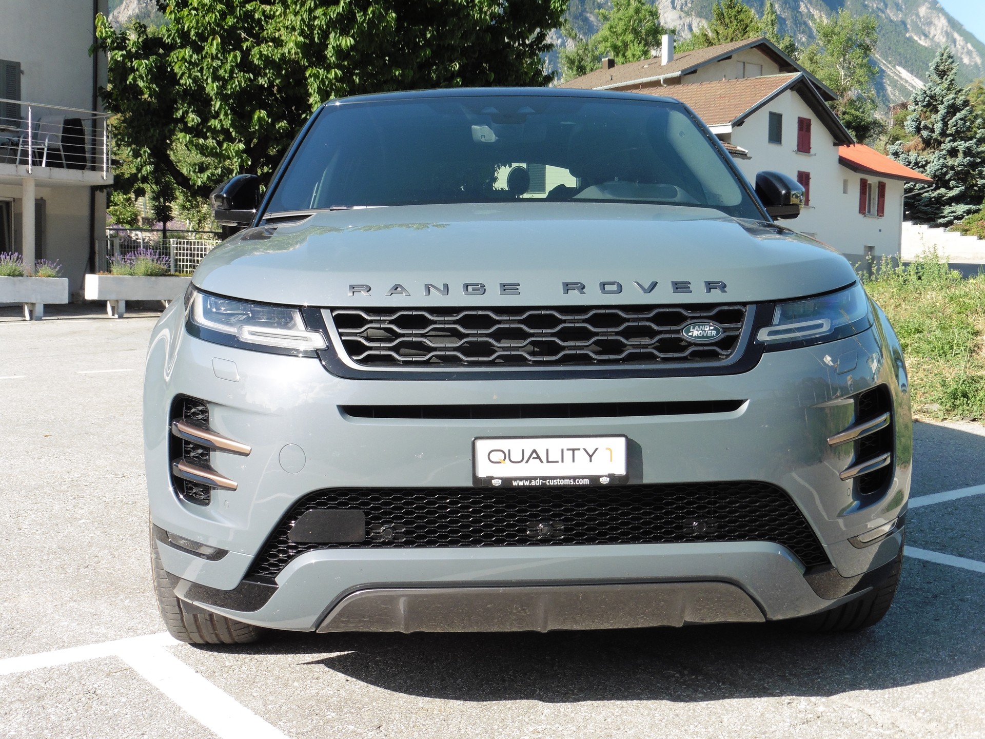 LAND ROVER Range Rover Evoque R-Dyn First Edi P 250 HSE AT9-showroom-element-2