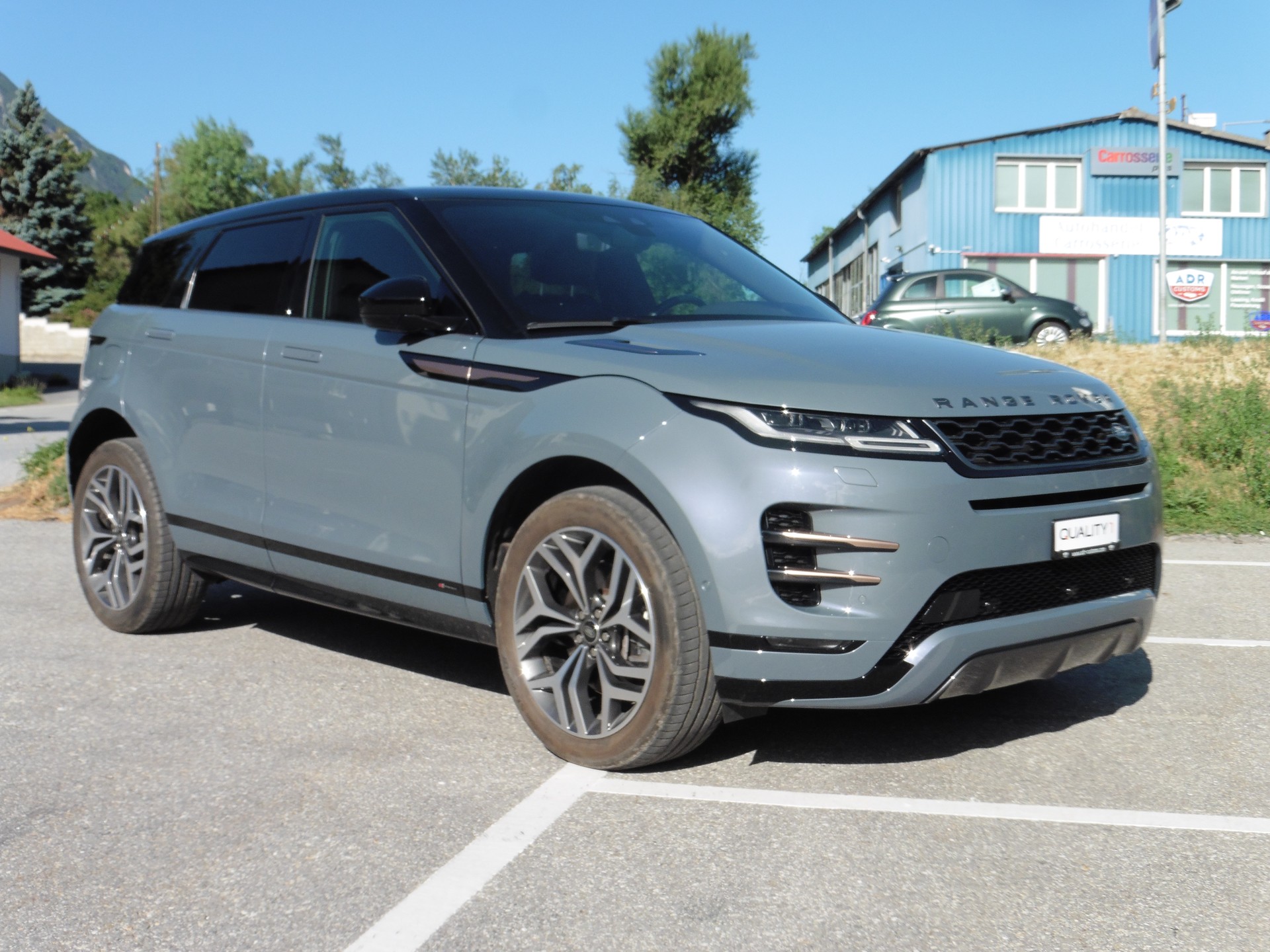 LAND ROVER Range Rover Evoque R-Dyn First Edi P 250 HSE AT9-showroom-element-1